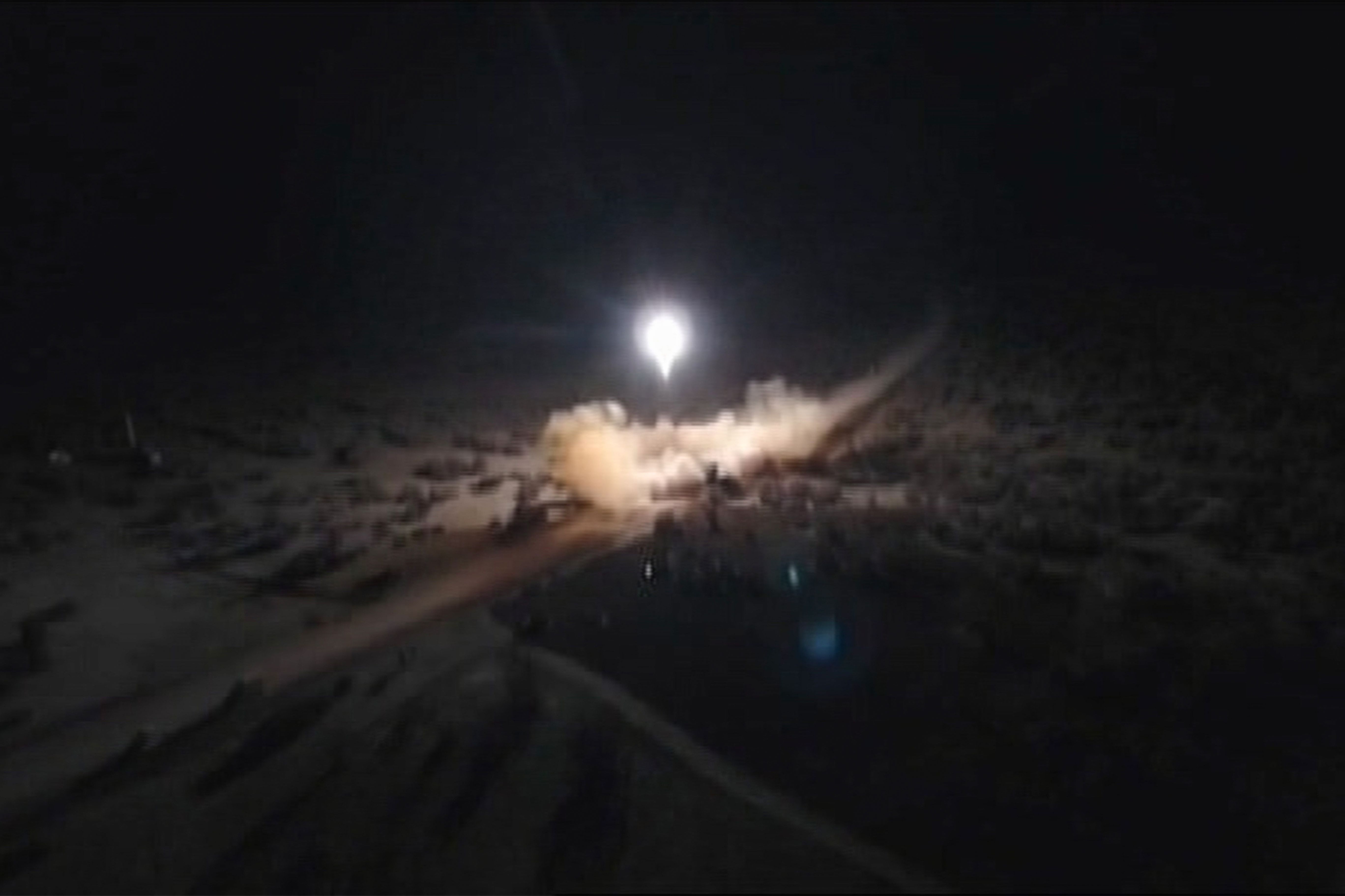 TOPSHOT - An image grab from footage obtained from the state-run Iran Press news agency on January 8, 2020 allegedly shows rockets launched from the Islamic republic against the US military base in Ein-al Asad in Iraq the prevous night. - Iran fired a volley of missiles late on January 7, 2020 at Iraqi bases housing US and foreign troops in Iraq, the Islamic republic's first act in its promised revenge for the US killing of a top Iranian general. Launched for the first time by government forces inside Iran instead of by proxy, the attack marked a new turn in the intensifying confrontation between Washington and Tehran and sent world oil prices soaring. (Photo by - / IRAN PRESS / AFP) / RESTRICTED TO EDITORIAL USE - MANDATORY CREDIT - AFP PHOTO / HO / IRAN PRESS NO MARKETING NO ADVERTISING CAMPAIGNS - DISTRIBUTED AS A SERVICE TO CLIENTS FROM ALTERNATIVE SOURCES, AFP IS NOT RESPONSIBLE FOR ANY DIGITAL ALTERATIONS TO THE PICTURE'S EDITORIAL CONTENT, DATE AND LOCATION WHICH CANNOT BE INDEPENDENTLY VERIFIED - NO RESALE - NO ACCESS ISRAEL MEDIA/PERSIAN LANGUAGE TV STATIONS/ OUTSIDE IRAN/ STRICTLY NI ACCESS BBC PERSIAN/ VOA PERSIAN/ MANOTO-1 TV/ IRAN INTERNATIONAL /