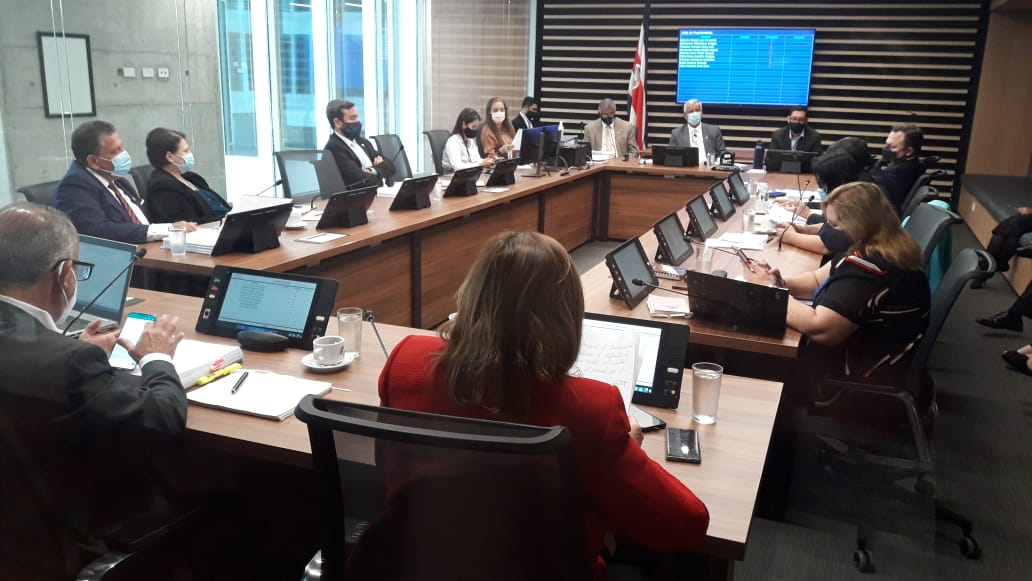 26/01/2021. La comisión de Gobierno y Administración inició a discutir mociones de fondo presentadas al proyecto de empleo público. Foto: Josué Bravo
