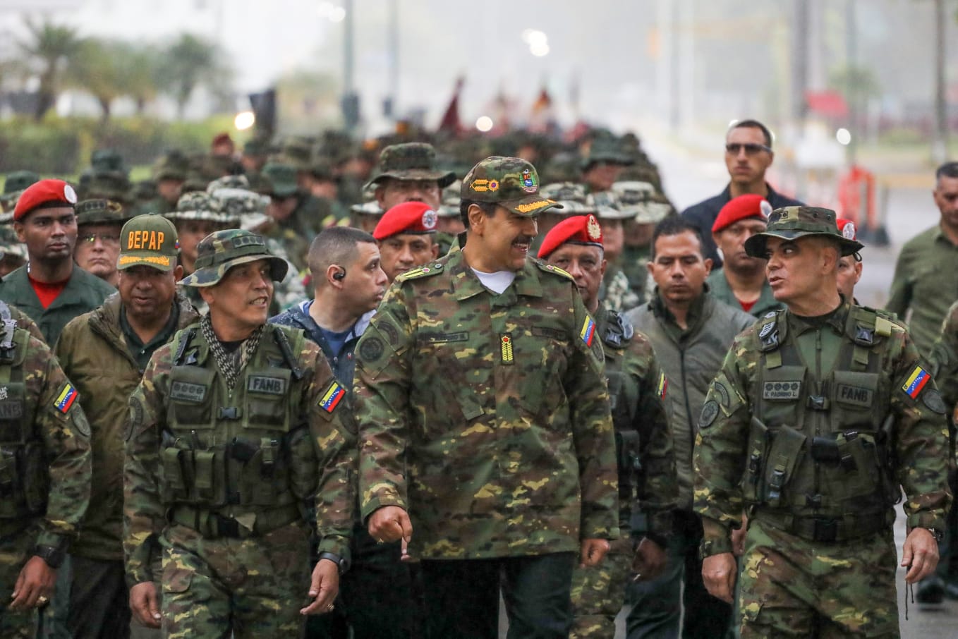 Nicolás Maduro lidera ejercicios militares en Venezuela junto a efectivos de la FANB.