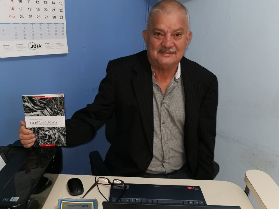 Ronald Moya Chacón, es el autor de: "La niña olvidada" que refleja el caso de Josebeth Retana Rojas, asesinada en Ticari de Sarapiquí. Foto: Cortesía Ronald Moya para LT