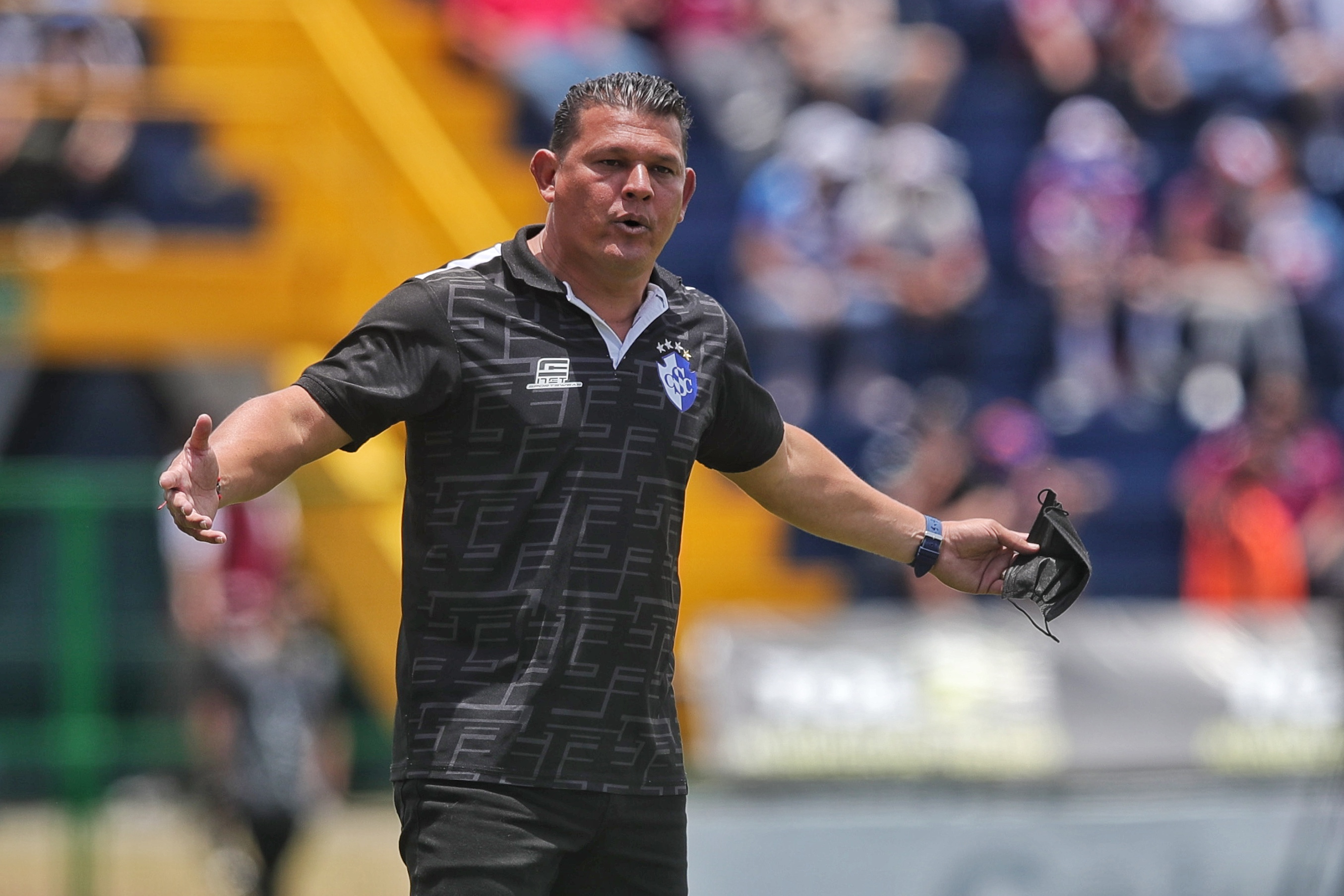 12/04/2022/ Juego entre Club Sport Cartaginés vs Deportivo Saprissa por la jornada 14 del torneo clausura de la Liga Promérica en el estadio Fello Meza / foto John Durán