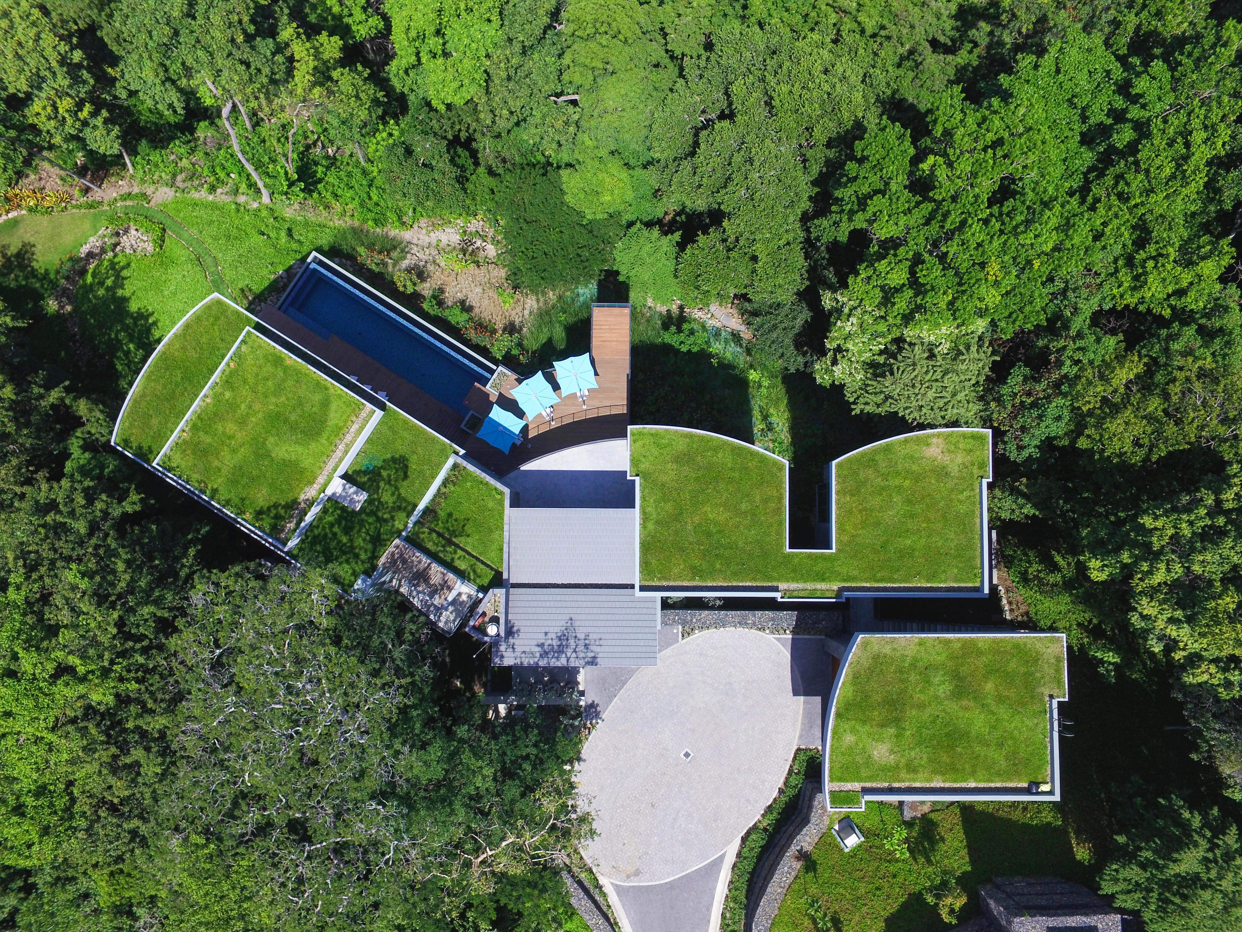 Casa Magayón se ubica en la Península de Papagayo y se inauguró en julio del 2015. Fue diseñada por Sarco Arquitectos Costa Rica.