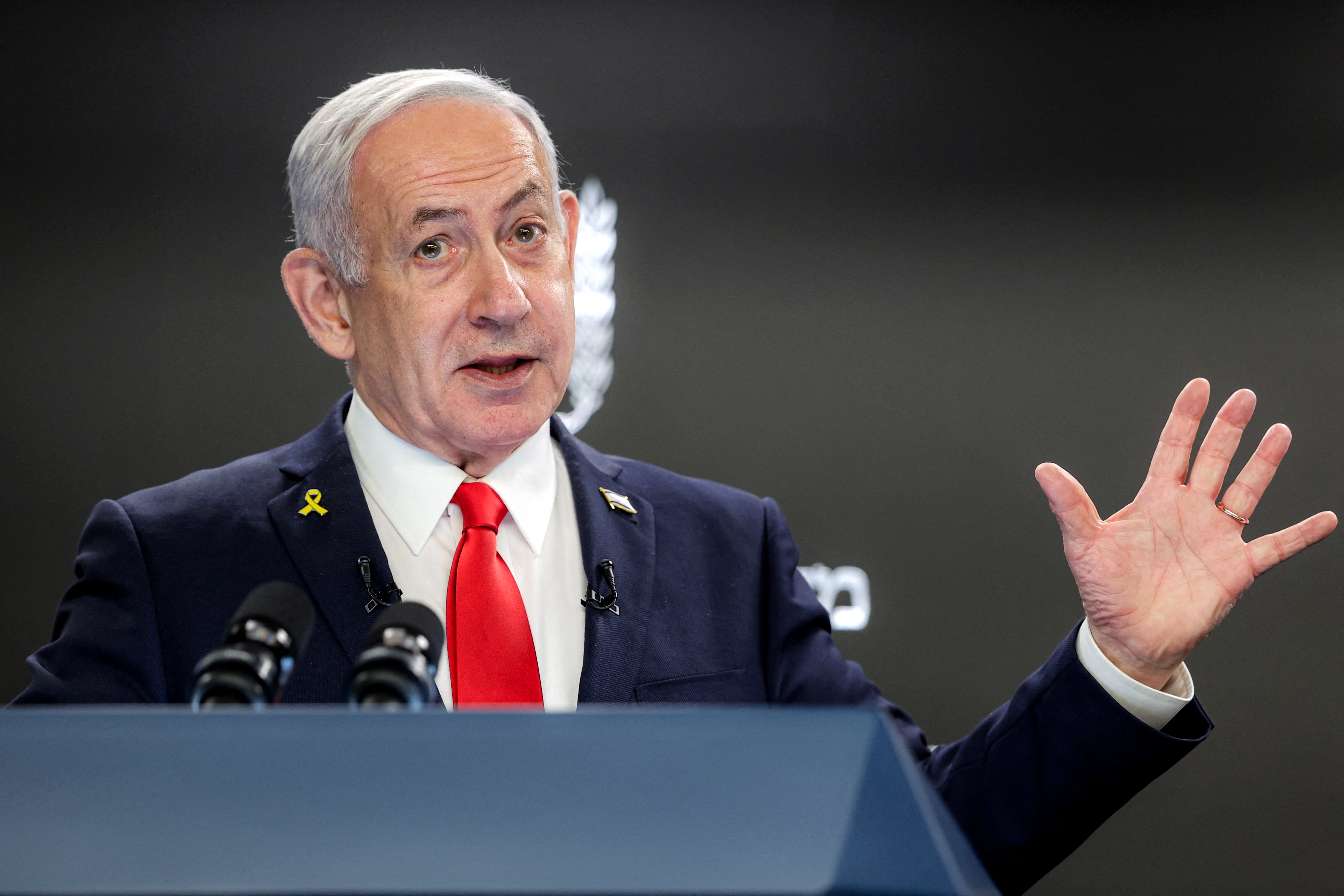 Netanyahu declaró que su gobierno no tenía planes de ocupar Gaza, a la vez que se comprometió a crear corredores seguros para la ayuda humanitaria.