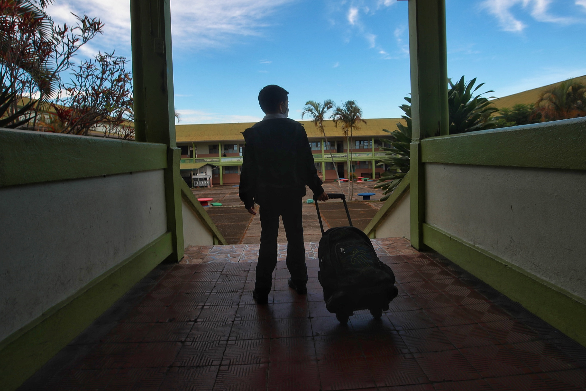 12/07/2021/ Entrada a clases después de periodo de vacaciones de mitad de año / niños inician clases en la escuela Miguel Obregón Lizano de Tibás / fotografía: John Durán