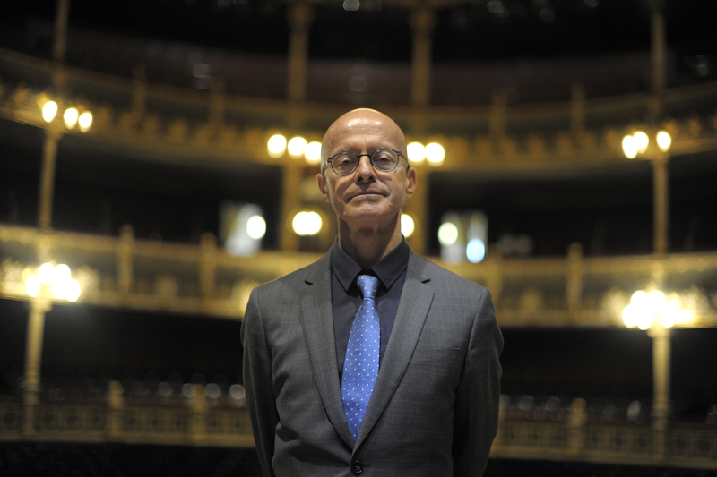 El artista y economista Fred Herrera es el nuevo director del Teatro Nacional.
Miércoles 26 de agosto.
Fotografía: Jose Díaz.