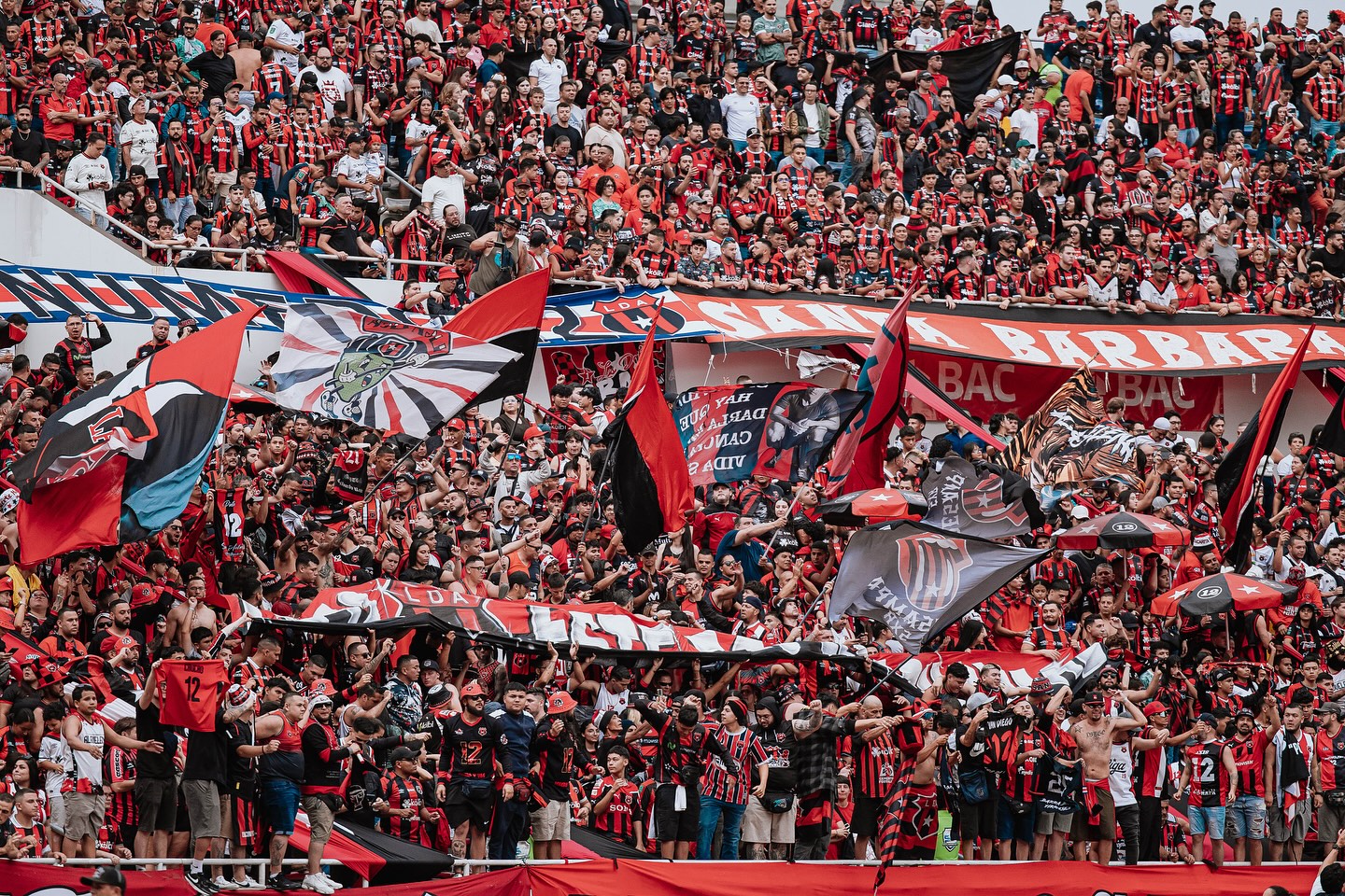 El Estadio Nacional se quedó pequeño para la gran final del Torneo de Clausura 2025.