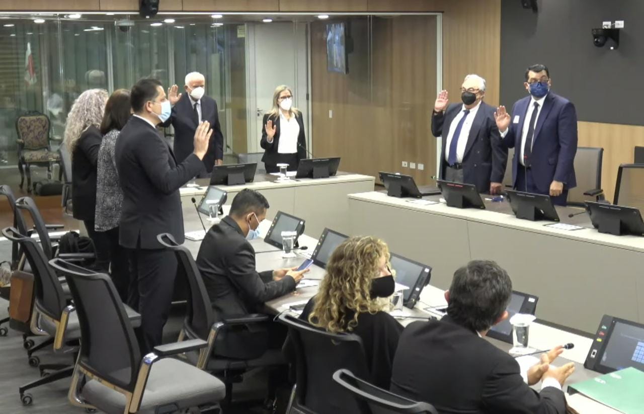 Los miembros del consejo fueron citados para que rindieran cuentas sobre su función como jerarcas del Conavi.
