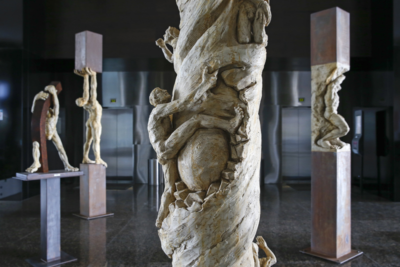 6. Detalle de la columna Torbellino social .