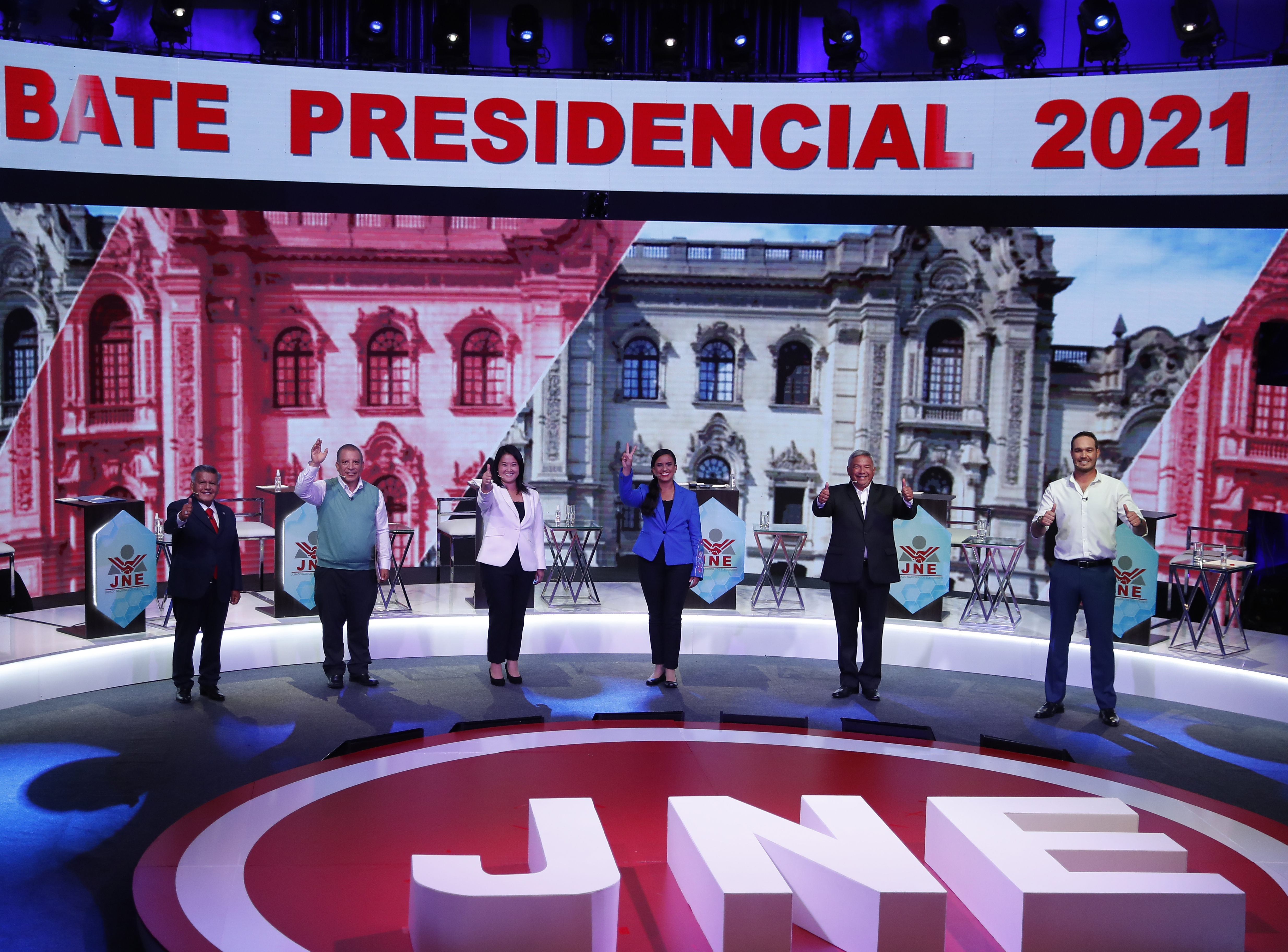 Lima - Perú, Marzo 2021:
Debate presidencial, Fecha 1.
Debate organizado por el Jurado Nacional de Elecciones (JNE) entre los candidatos al sillón presidencial. En esta primera fecha se contará con la participación de 6 aspirantes al cargo quienes expondrán sus principales propuestas y polemizarán en duplas sobre diferentes temas de interés.
(Foto: Hugo Perez Torrejon / GEC)