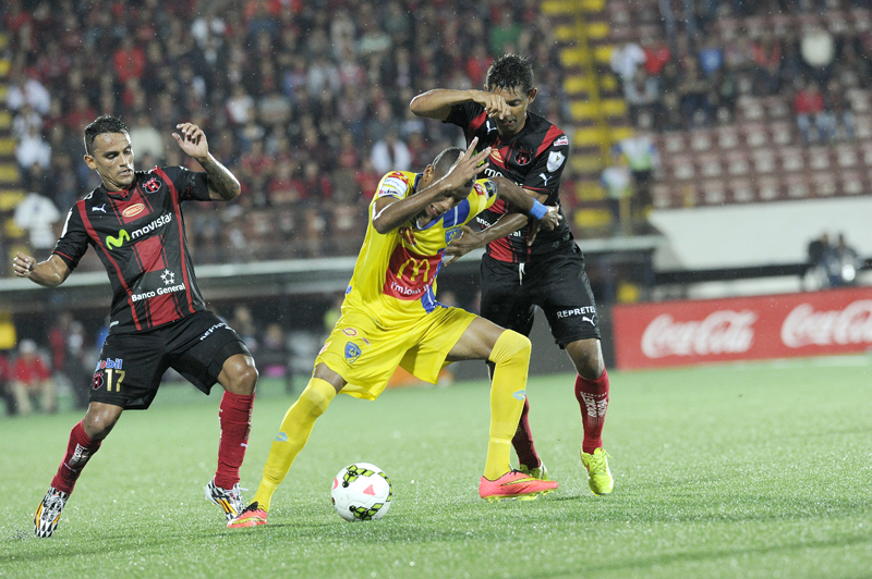 El manudo Kevin Sancho recibió un partido de sanción tras haber sido expulsado en el clásico. | JOHN DURÁN