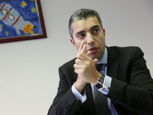 El hasta anoche director de Tributación, Francisco Villalobos, reveló que se inició una fiscalización a las declaraciones del exministro Fernando Herrero, de su esposa, Flor Isabel Rodríguez y de sus empresas. | ARCHIVO