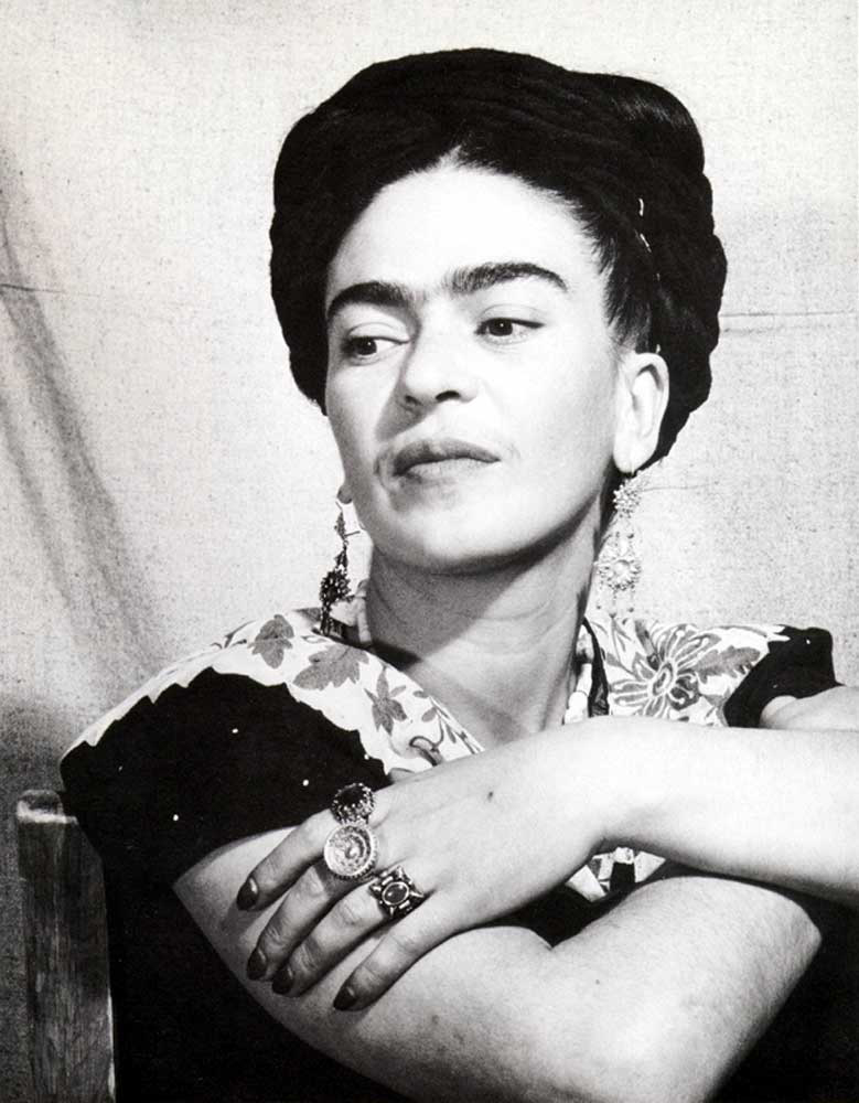 Página Negra de Frida Kahlo: Mazorca triste de pelo negro
