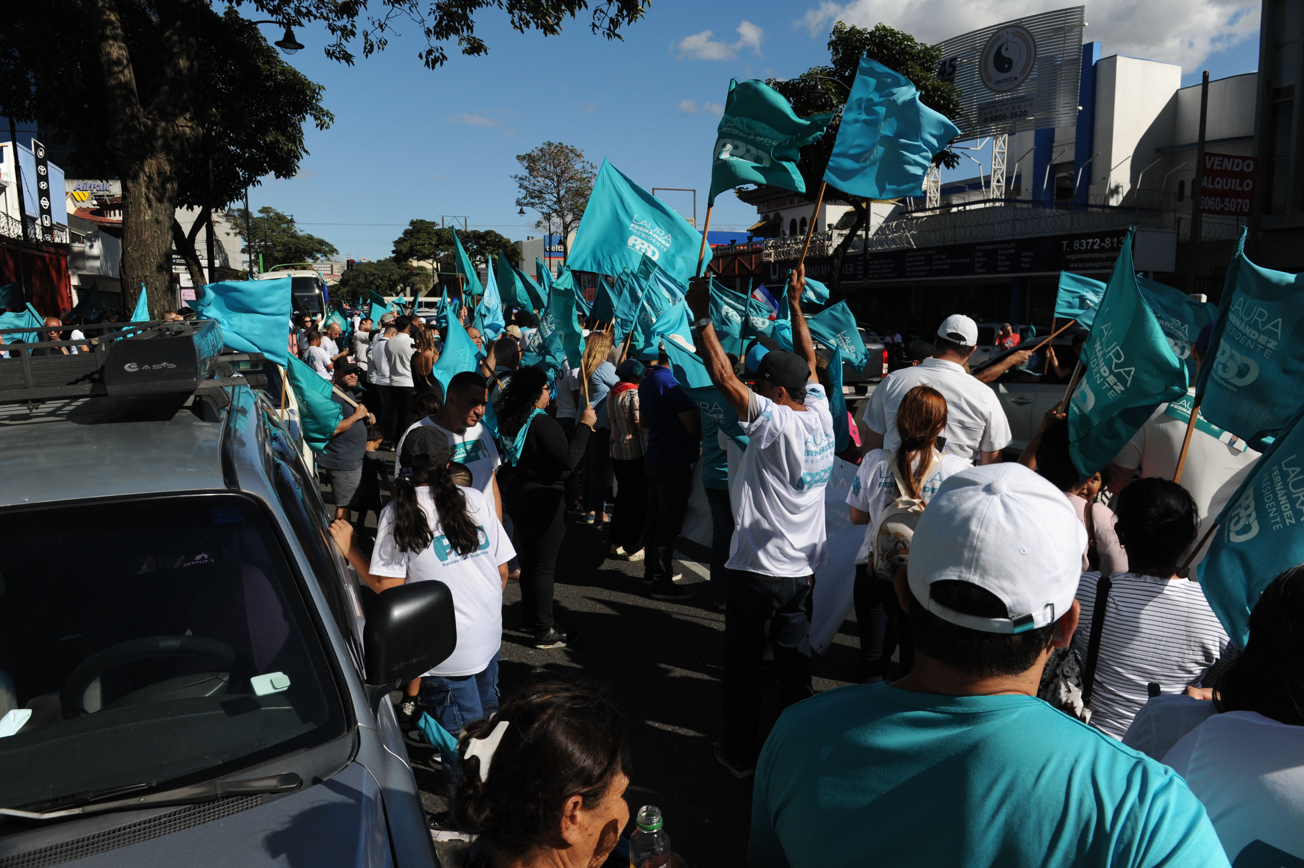Caravana Laura Fernández