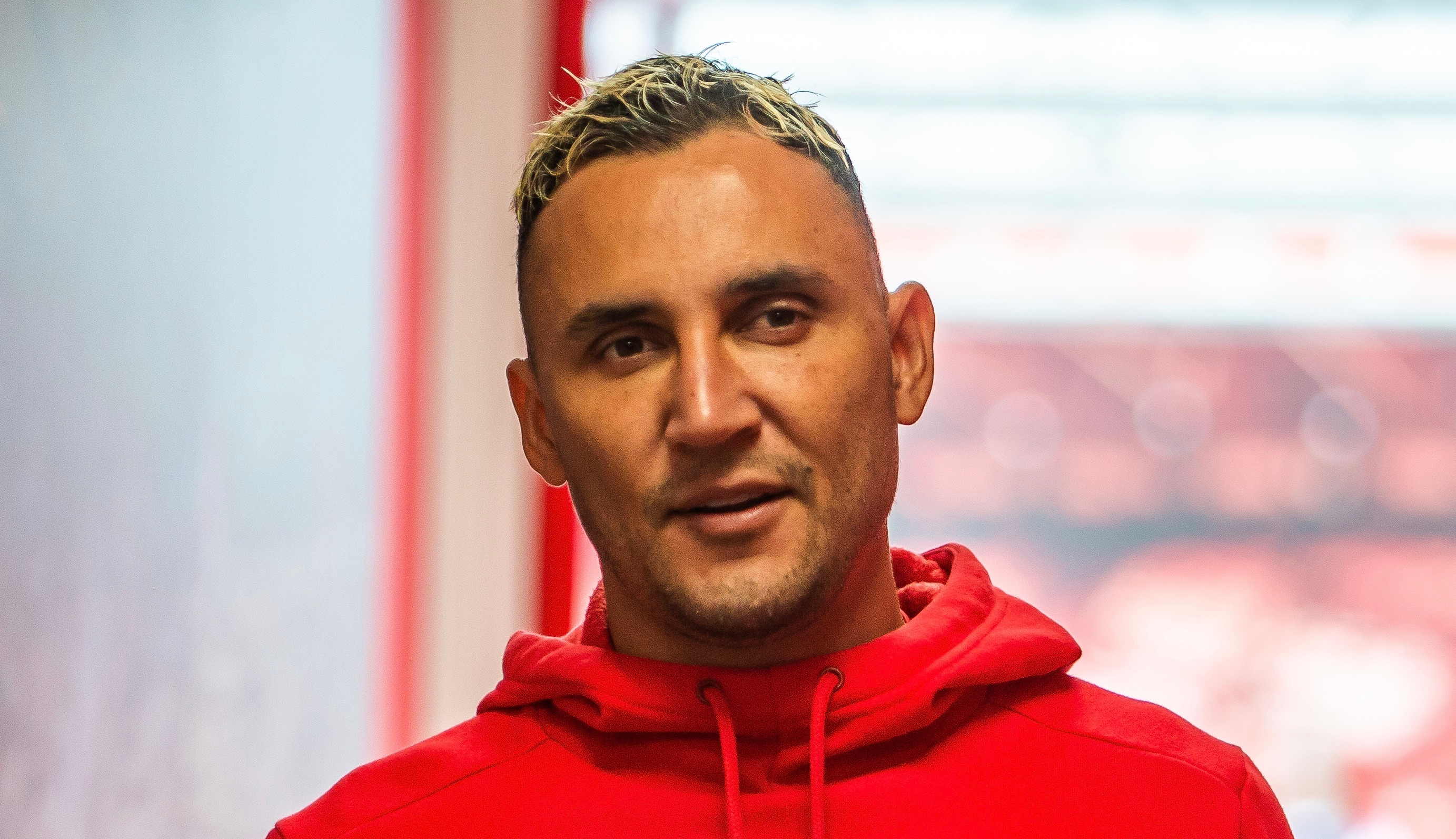 Keylor Navas es titular de nuevo con el Nottingham Forest. El tico defenderá el arco contra Manchester United.