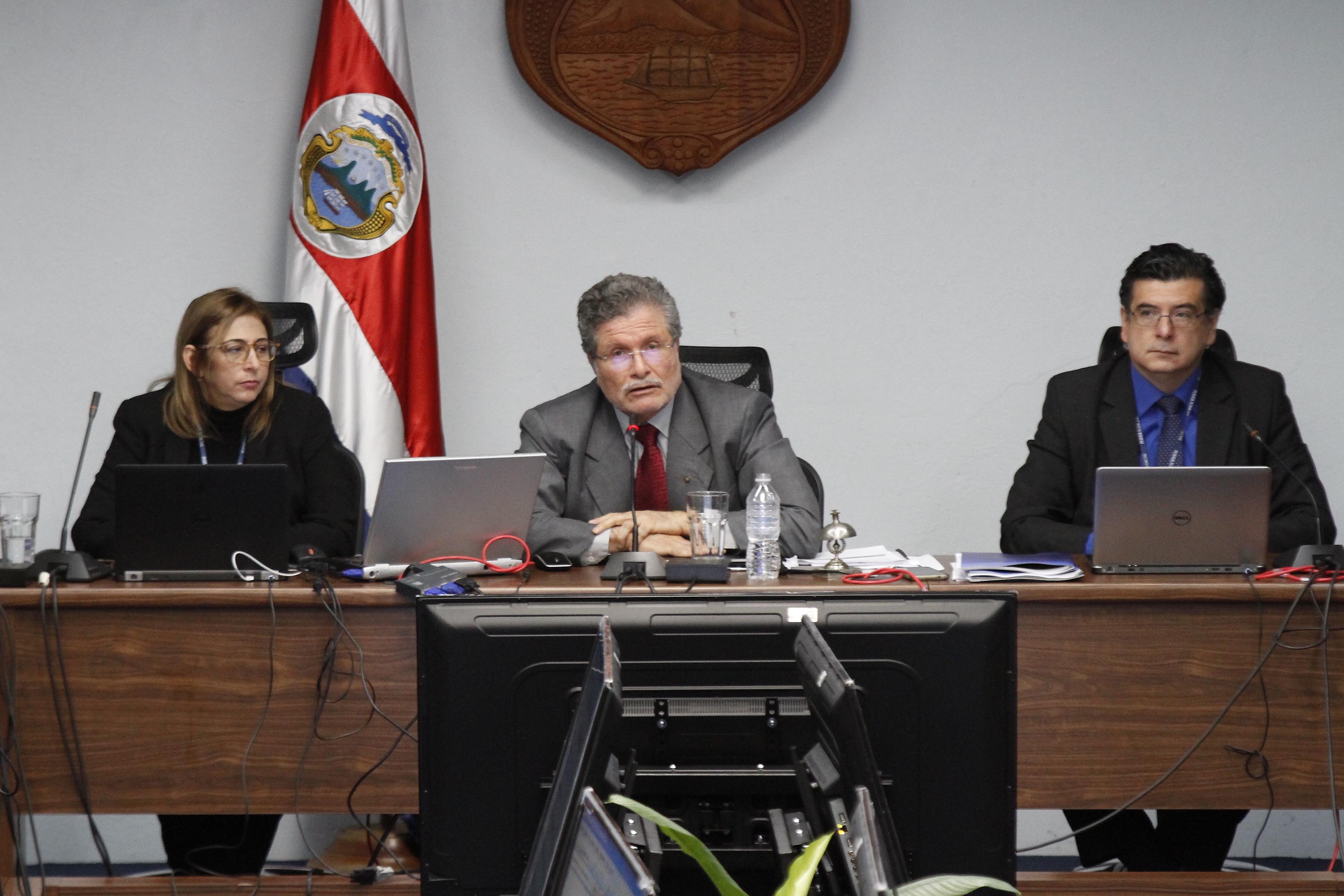 16/10/2018. OIJ, San José. Los magistrados de la Corte Plena emiten un pronunciamiento sobre la Reforma Fiscal. En la foto: Los magistrados encabezados por Fernando Cruz iniciaron la sesión antes de la 10 a.m. Foto: Gesline Arango.