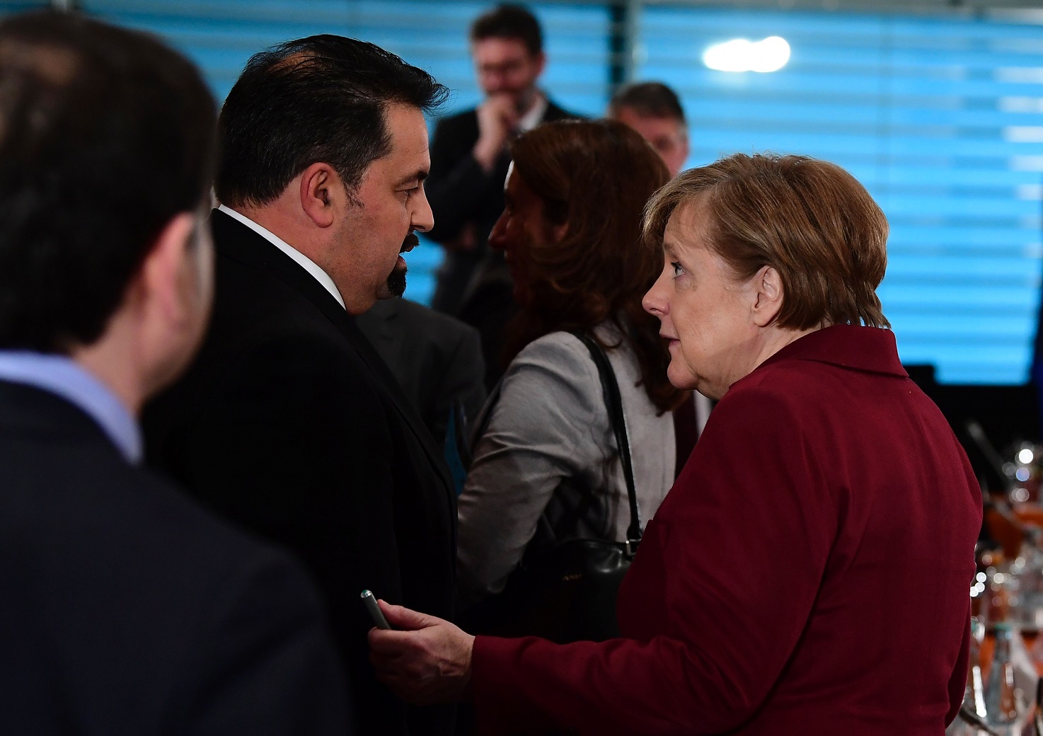 La jefa de Gobierno, Ángela Merkel, conversaba el miércoles con Aiman Mazyek, presidente del Consejo Central de Musulmanes en Alemania (ZMD), al margen de una reunión con representantes de organizaciones de refugiados.