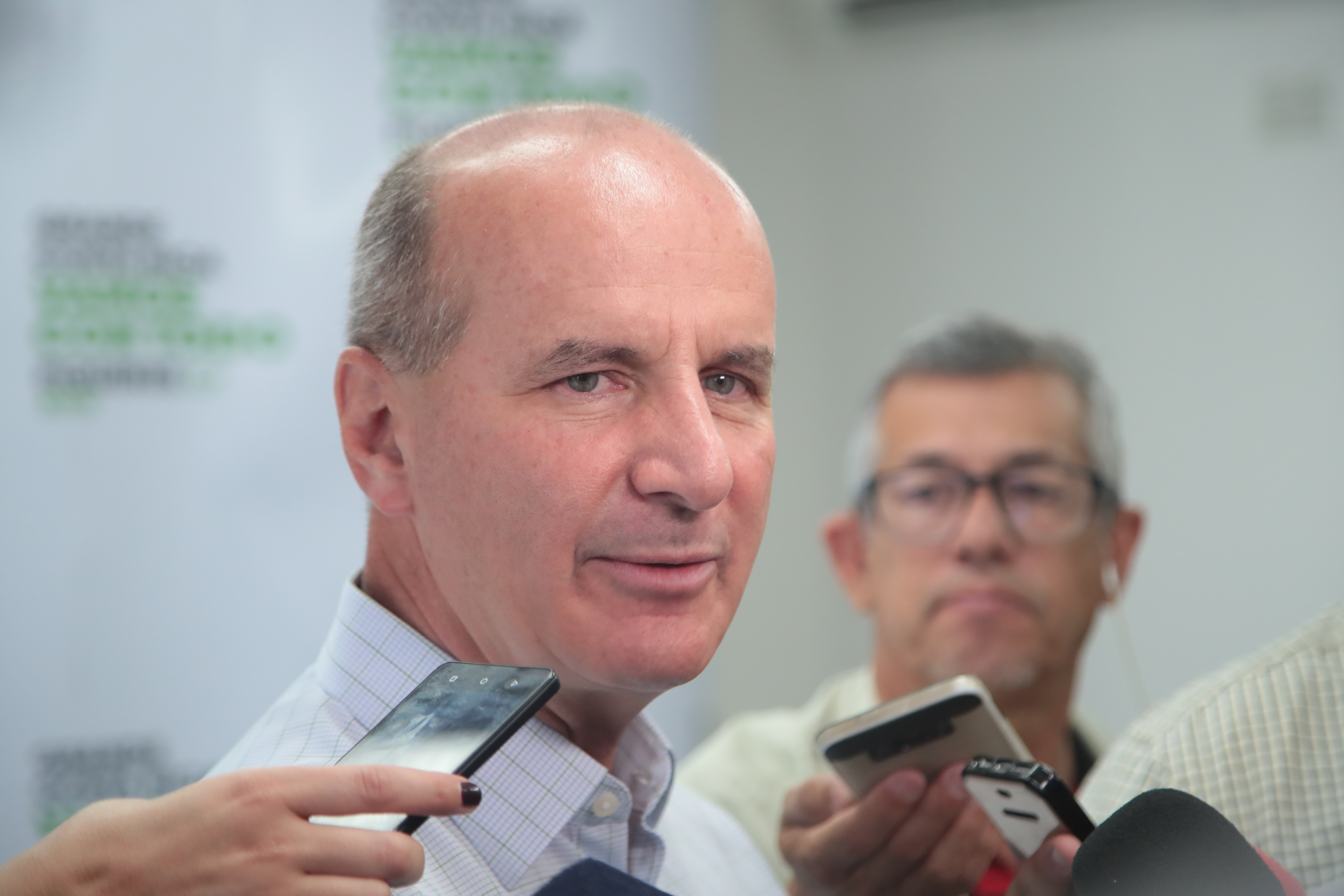 03-04-17. José María Figueres Olsen. Declaraciones en rueda de prensa a las 7 am desde su casa de campaña en Sabana Sur.
