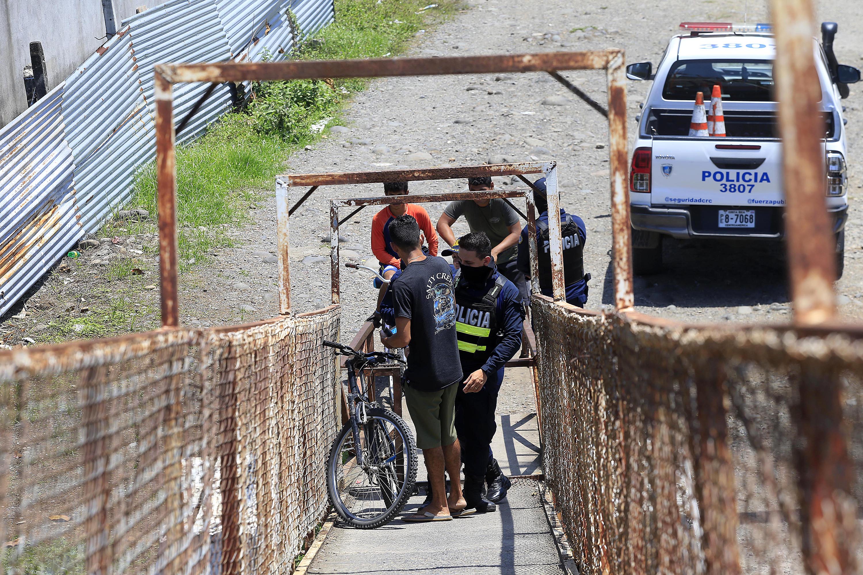23/04/2021 Puntarenas. Recorrido por los distritos de Barranca, Chacarita y El Roble que han sido noticia negativa, de mucha inseguridad durante los últimos meses, debido a la oleada de homicidios que se han registrado. Y el esfuerzo que hacen las autoridades, especialmente la Fuerza Pública por mantener el orden. Foto: Rafael Pacheco