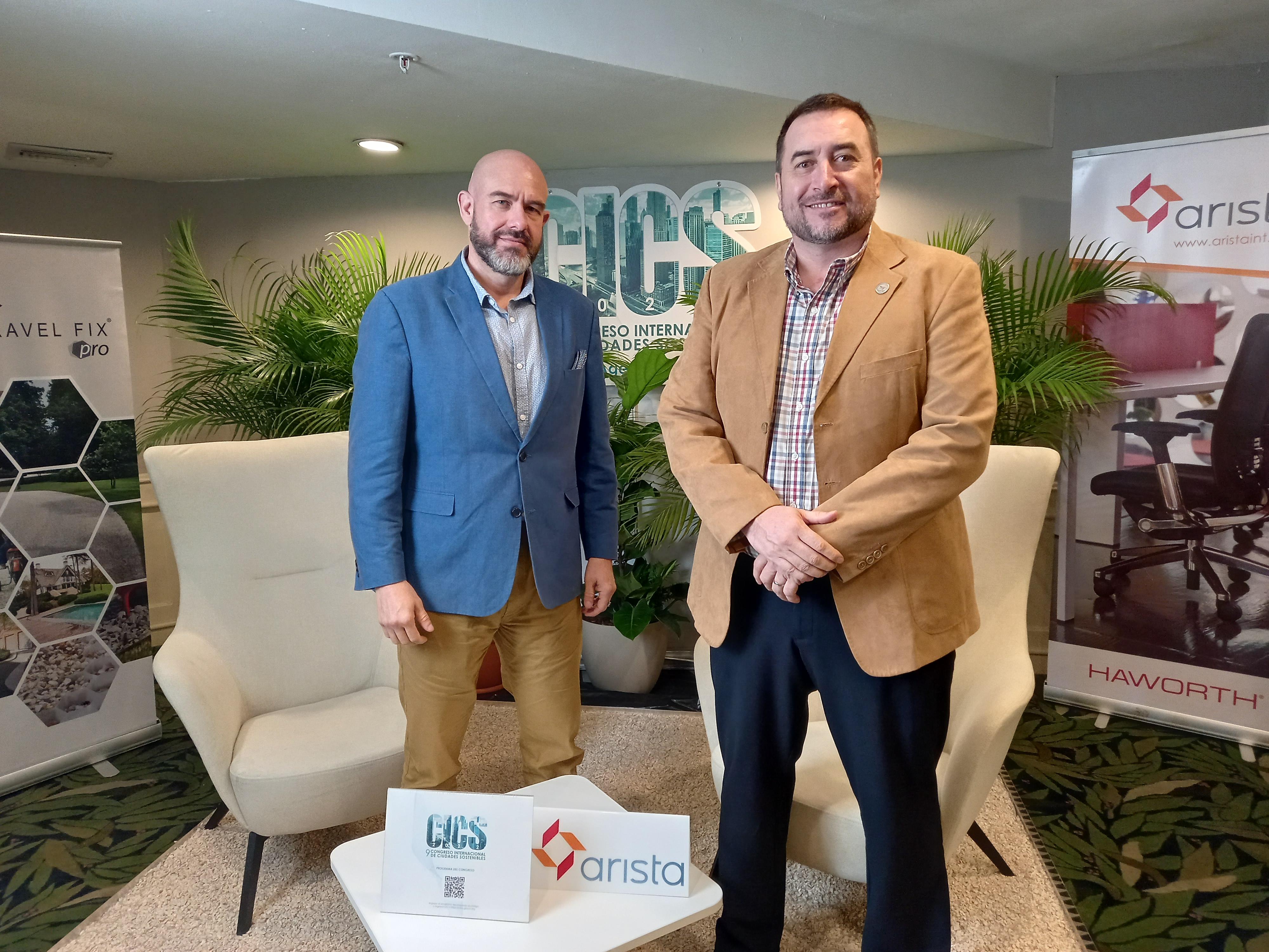 Elías Robles (izq) y Nicolás Ramírez (der) se han especializado en construcción sostenible durante los últimos 10 años y son de los principales exponentes en la materia en el país.
