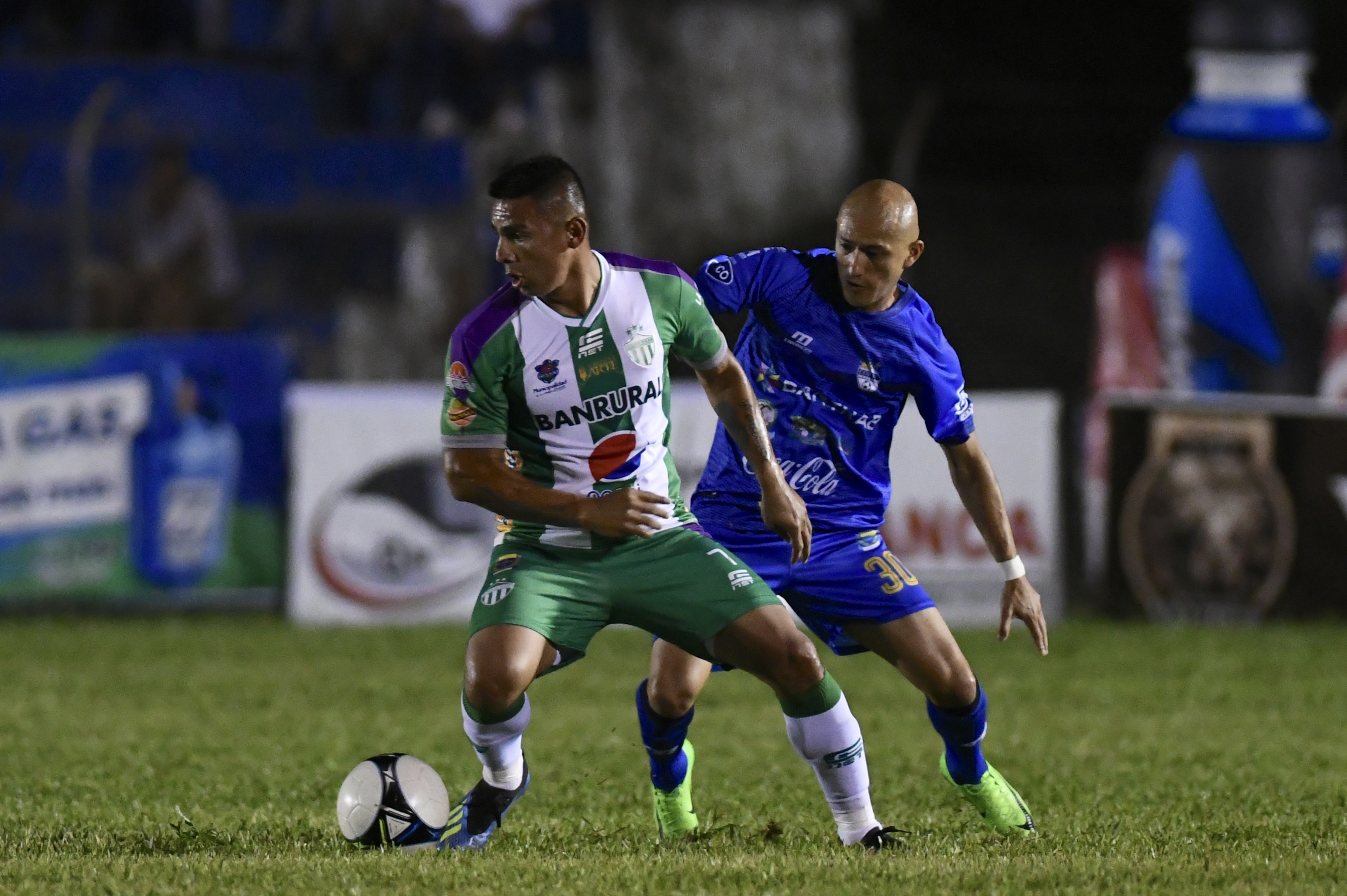 Guatemala_20180811_Coban vs Antigua
Coban Imperial recibió a Antigua GFC a las 19:00 horas, partido por la fecha 3 del Torneo Apertura 2018, del fútbol guatemalteco.
Estadio Verapaz, Coban, Alta Verapaz
Andrés Lezcano y Eduardo Soto