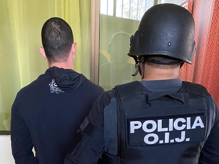Este es uno de los detenidos la mañana de este martes por las autoridades. Foto: Cortesía del OIJ