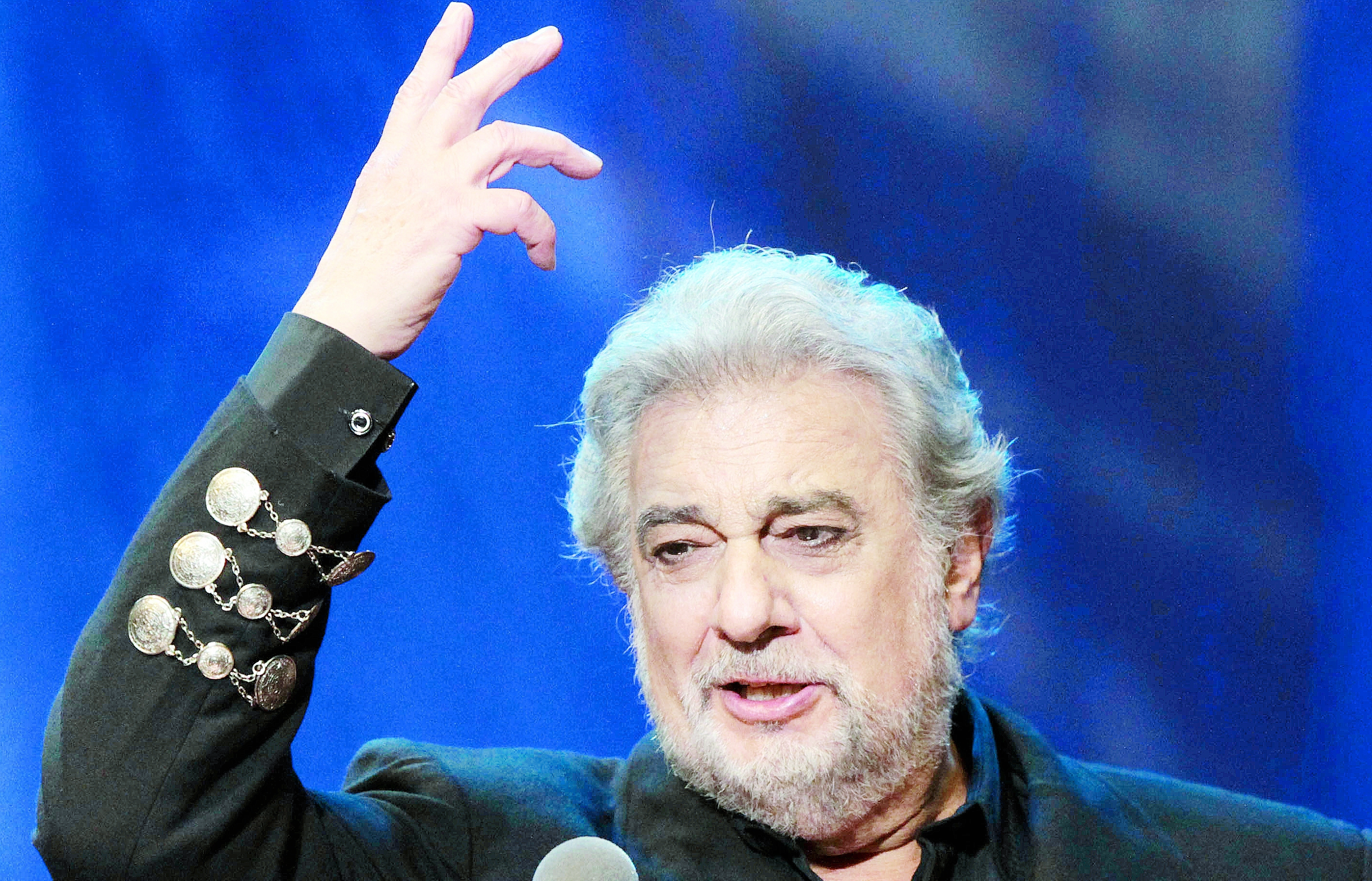 17 de abril de 2011/Coliseo de Puerto Rico, concierto del cantante espa?ol Jose Placido Domingo Embil, quie es uno de los tenores mas destacados del panorama operitico mundial. el tenor canto acompanado de la Orquesta Sinfonica de Puerto Rico bajo la direcci?n de la concertista mexicana Alondra de la Parra y conto con varios invitados como la boricua Ana Maria Martinez y la joven cantante Ana Isabelle
El nuevo Dia. Dennis M. Rivera Pichardo
-----
-----