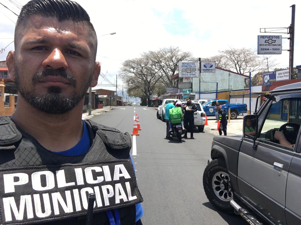 Peleador dejó el octágono para poner orden en las calles | La Teja