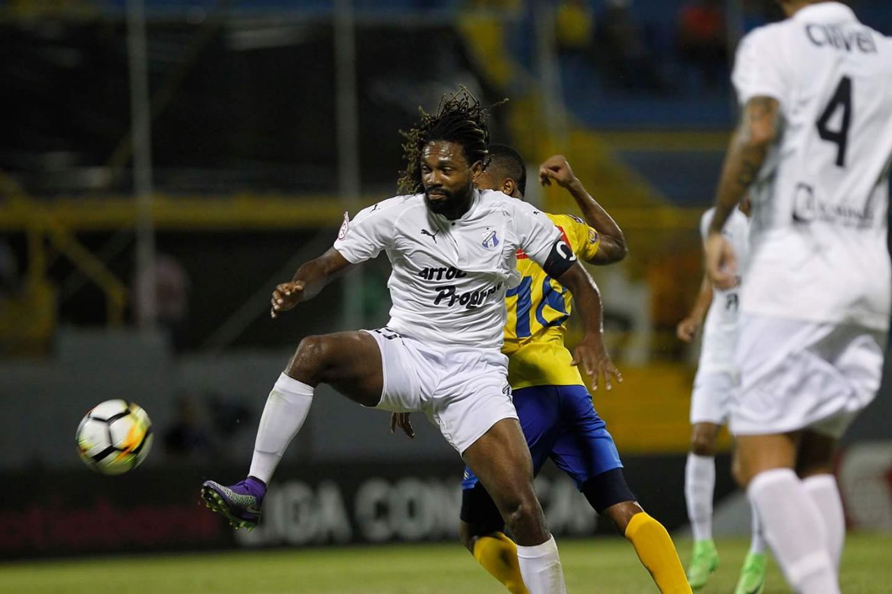 Roy Smith es un futbolista aguerrido en el Honduras Progreso. Fotografía: Cortesía