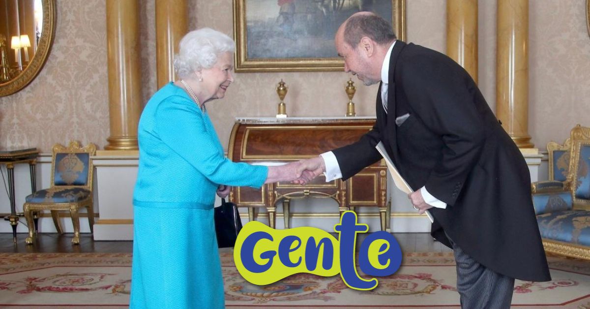 En marzo de 2019, Rafael Ortiz le presentó las credenciales a la reina Isabel II como embajador de Costa Rica en Reino Unido.
