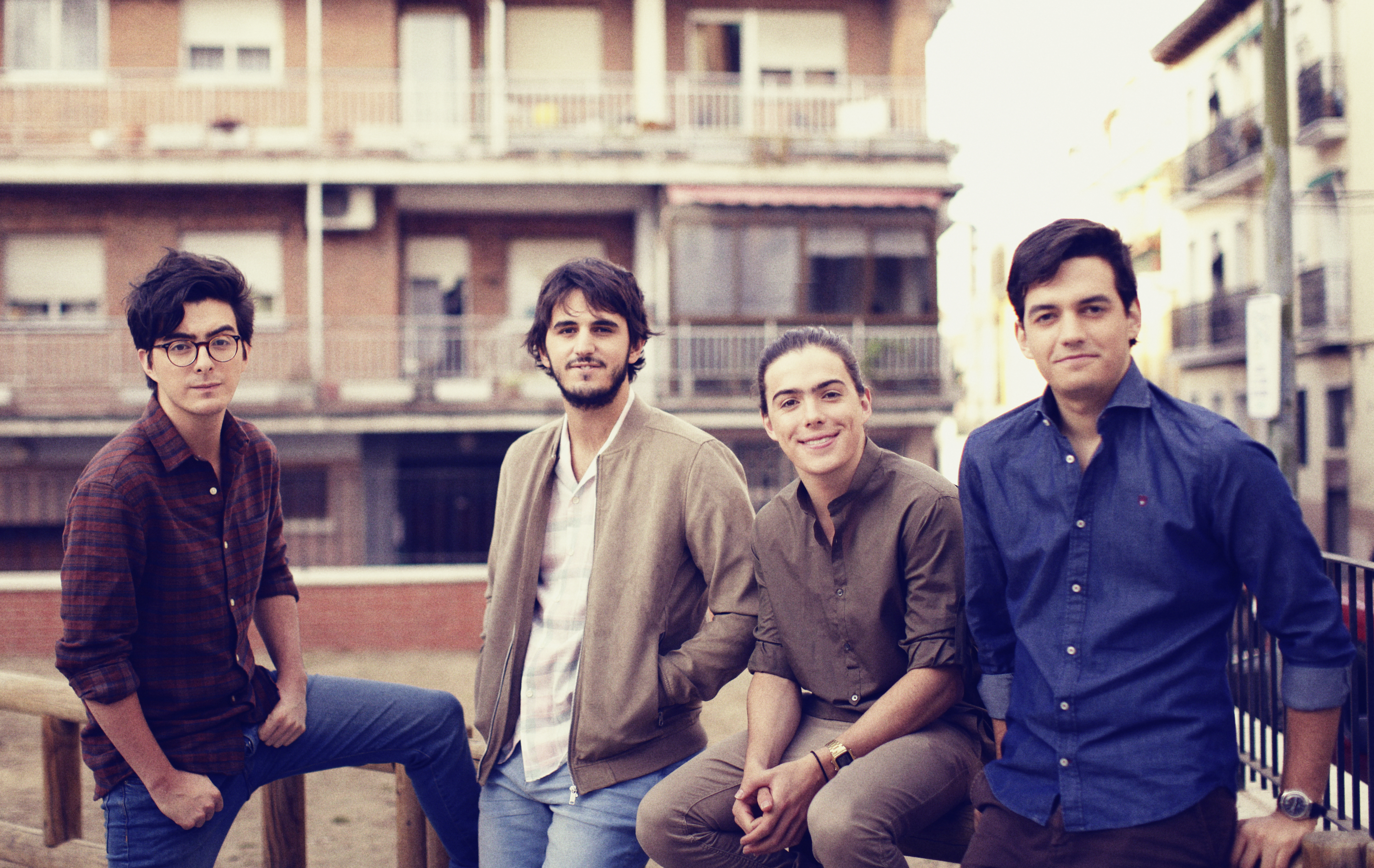 La banda colombiana Morat, integrada por Simón Vargas, Juan Pablo Isaza, Martín Vargas y Juan Pablo Villamil estarán visitando nuestro país el próximo 22 de febrero de 2018.