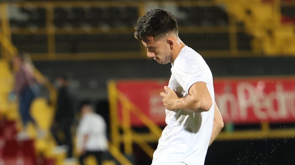 Kevin Cabezas tenía mucha ilusión el 4 de setiembre, porque volvía a jugar como titular con Liga Deportiva Alajuelense, sin imaginar que minutos después sufriría esa fractura de tibia y peroné.