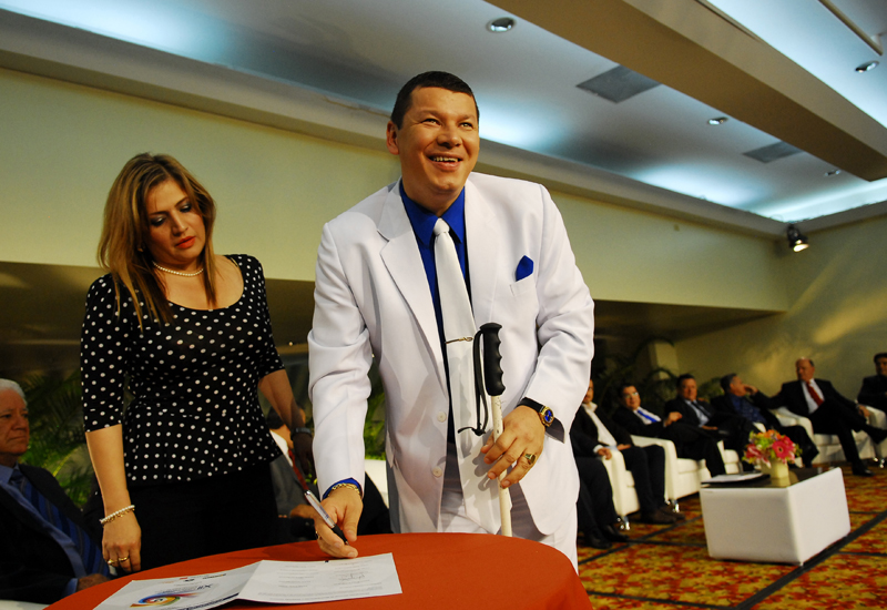 Óscar López, aspirante del PASE, participó el viernes en un conversatorio sobre municipalidades. | MARIO ROJAS
