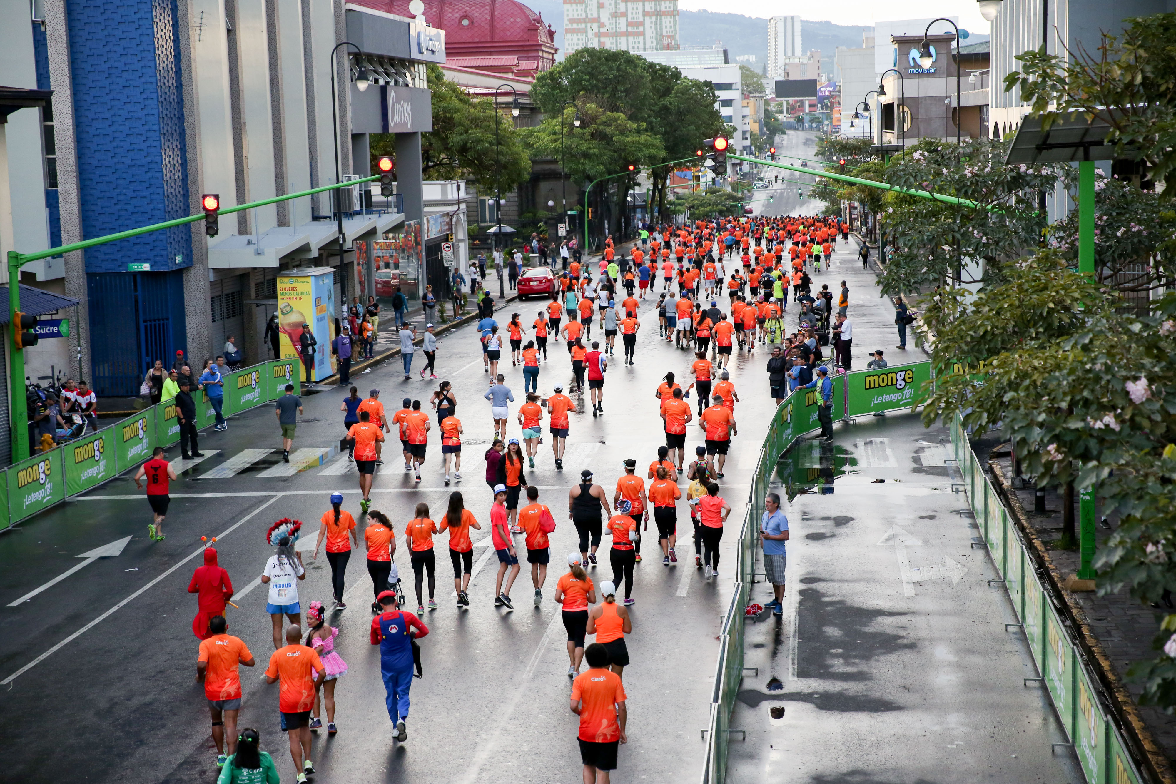 19/05/2019. Tercera edición de la Maratón San José, Parque Central. Hora 5:30 a.m. Salida y llegada en el Parque central de San José, carreras de 5 y 10 km, media maratón y maratón. Fotografía Marcela Bertozzi/Agencia Ojo por Ojo