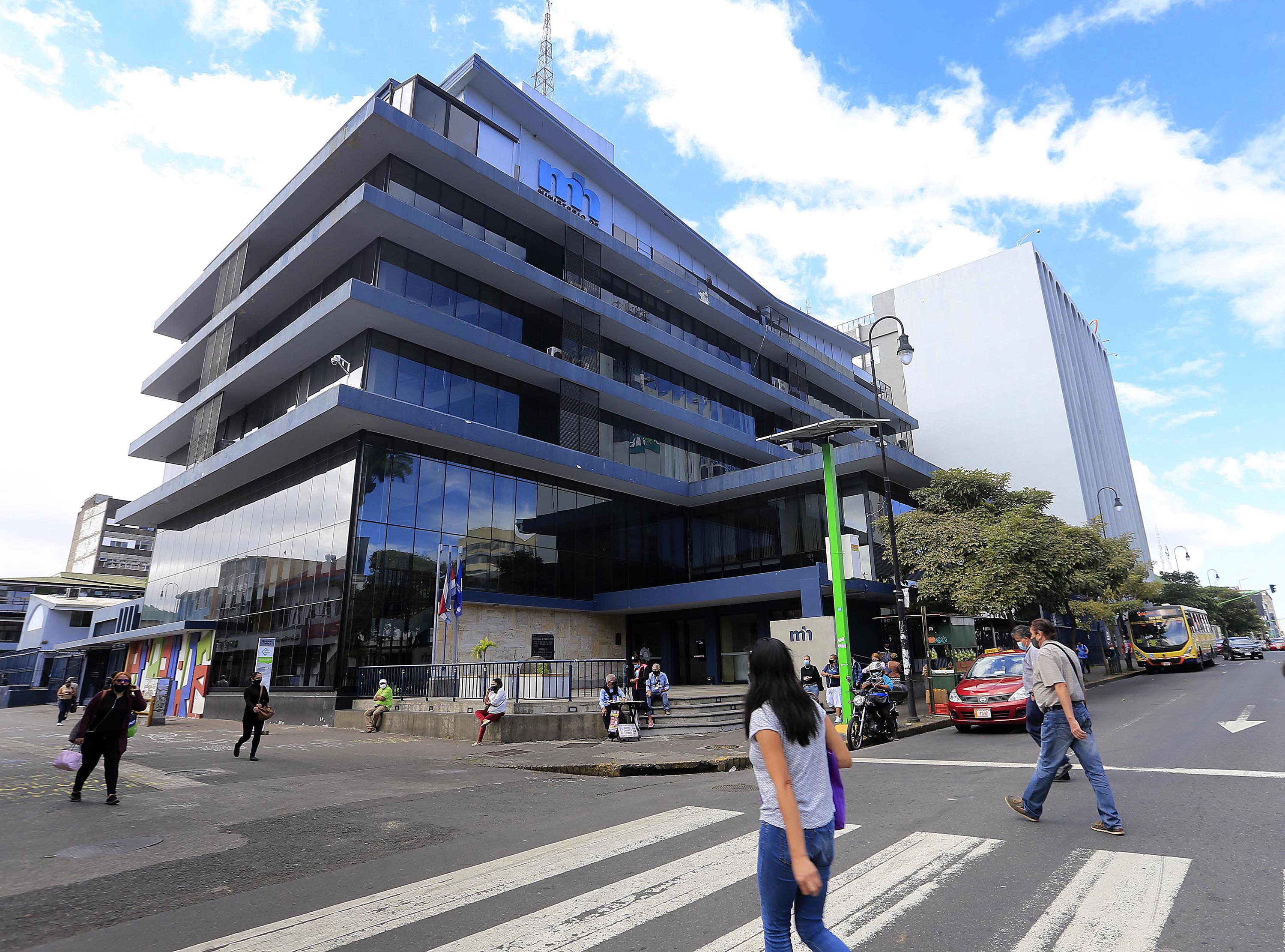Las necesidades de financiamiento del Gobierno que administra el Ministerio de Hacienda impactan la vida de la población por el efecto que tienen sobre las tasas de interés. Foto: Rafael Pacheco
