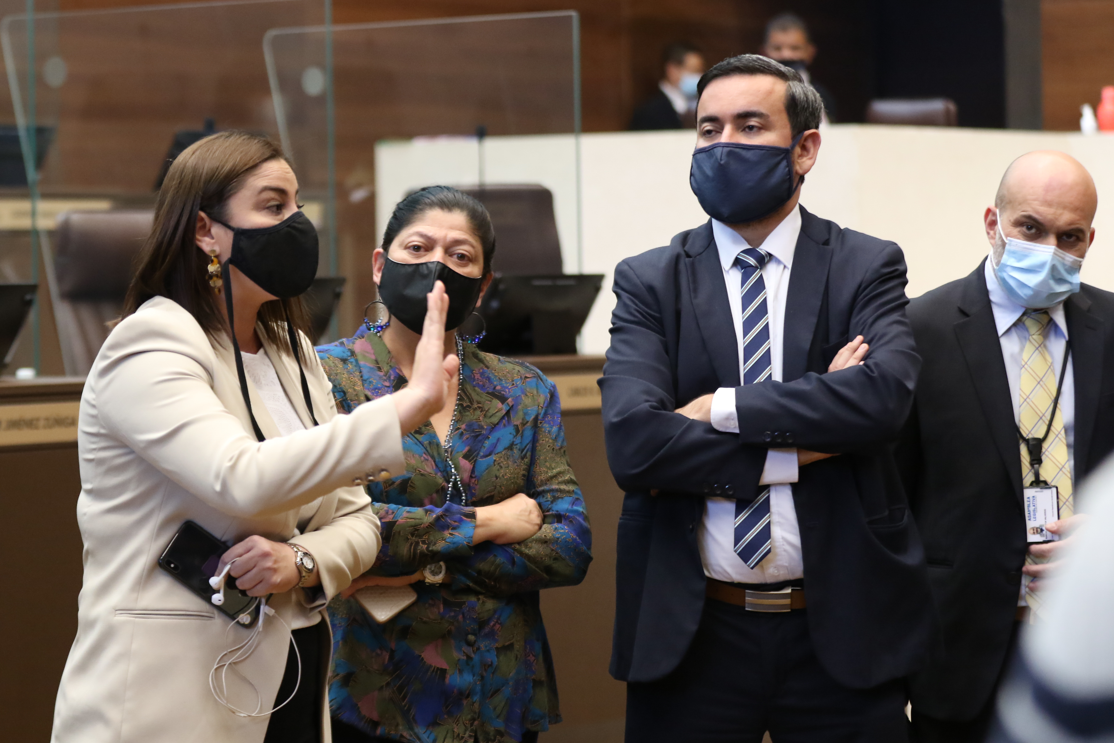 24/11/2020. San José, Costa Rica. Los diputados discuten las mociones para recortar el Presupuesto Nacional 2021, que se aprobaría en primer debate, en el plenario de la Asamblea Legislativa. Foto: Asamblea Legislativa.