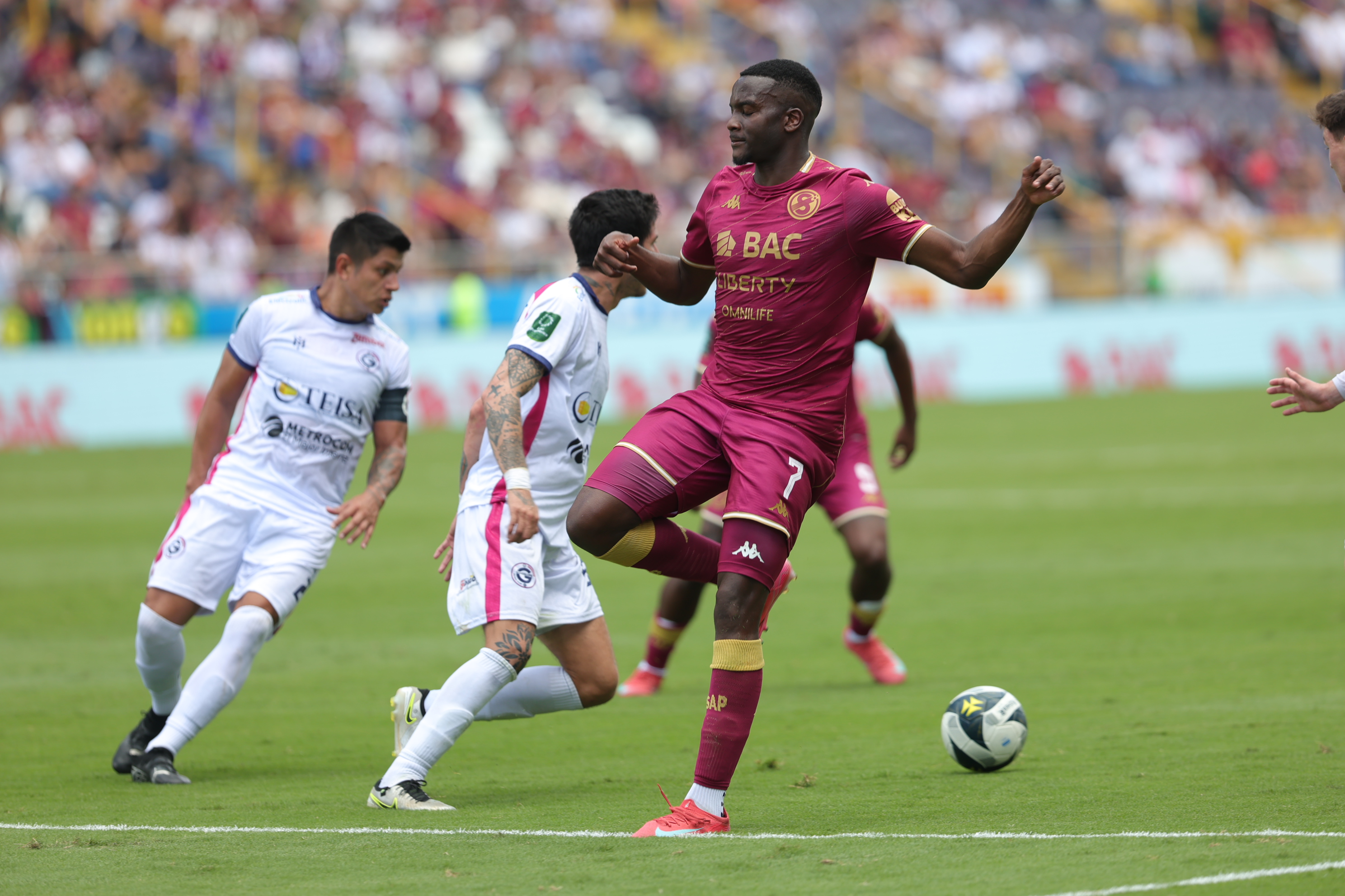 14/09/2025/ juego entre Deportivo Saprissa vs Guadalupe en el estadio Ricardo Saprissa / foto John Durán