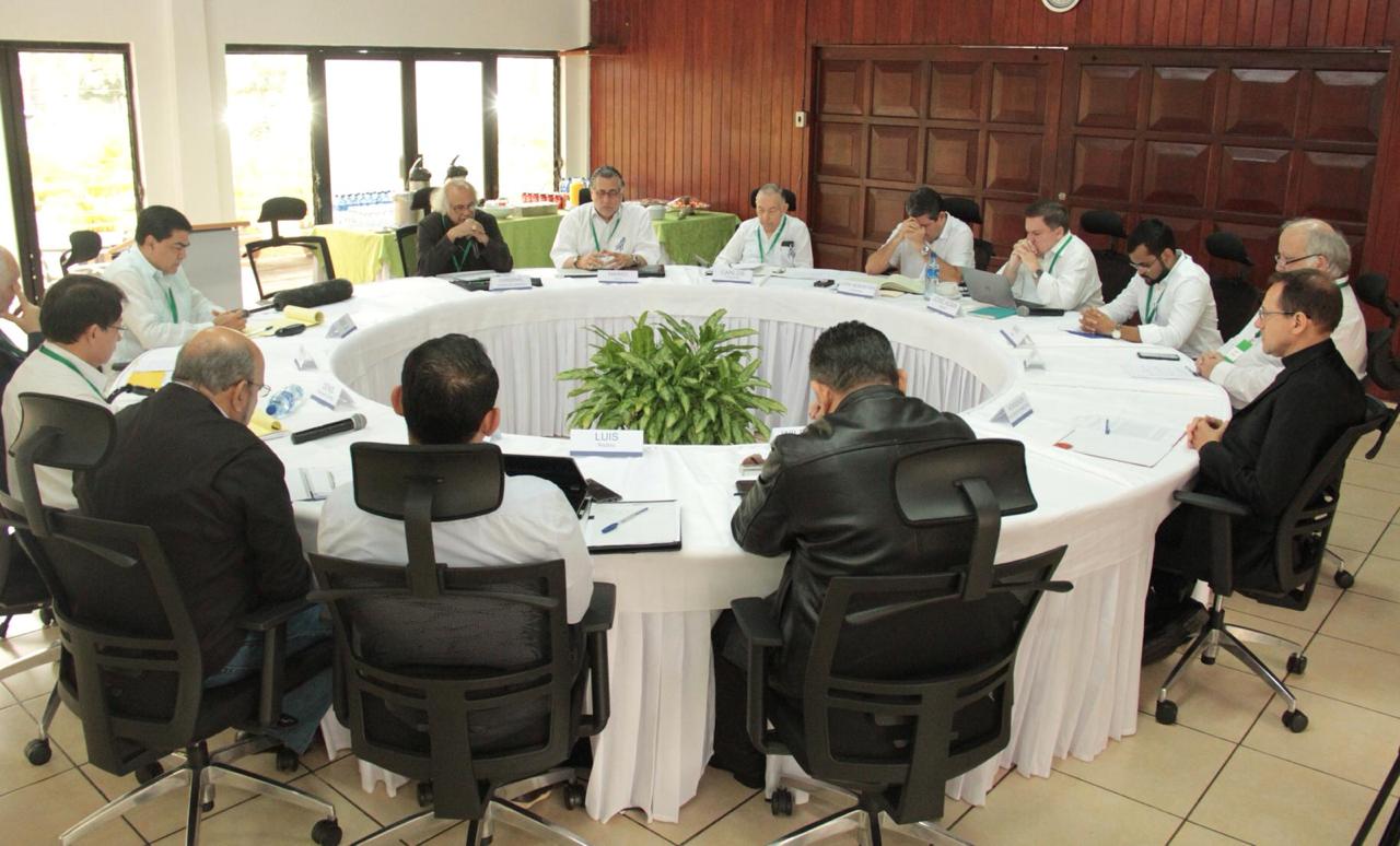Estas son las primeras fotos de la mesa de negociación entre la Alianza Cívica y el gobierno de Daniel Ortega.
Foto cortesía de La Prensa Nicaragua.