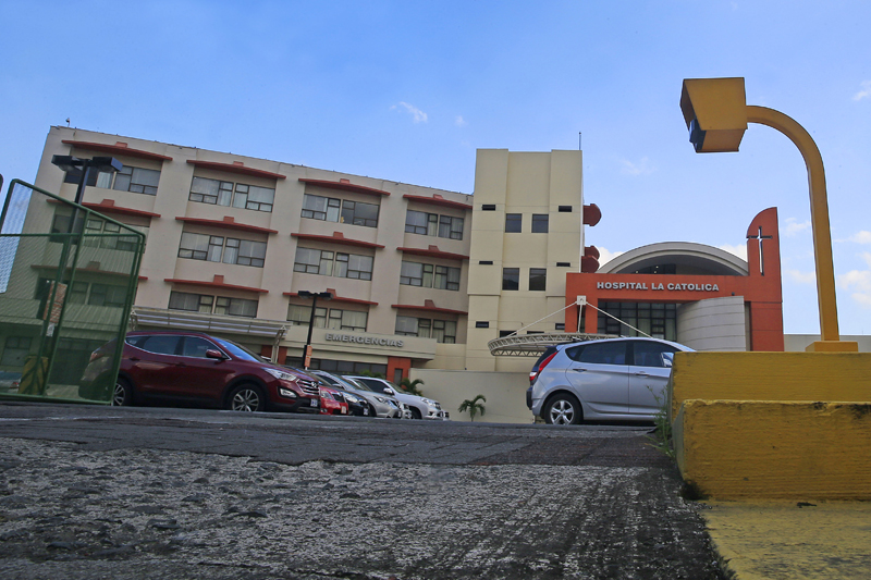 El Hospital La Católica está ubicado en Goicoechea. Representantes del Grupo Sama, propietario de las operaciones, negaron que el inmueble esté en venta, aunque uno de ellos no descarta escuchar opciones. | RAFAEL PACHECO