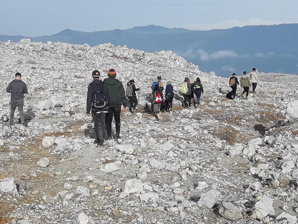 El Martes Santo el SINAC sorprendió a un baquiano con 12 visitantes que entraron de forma ilegal al área protegida del Poás. Foto: Sitio oficial Volcán Poás.