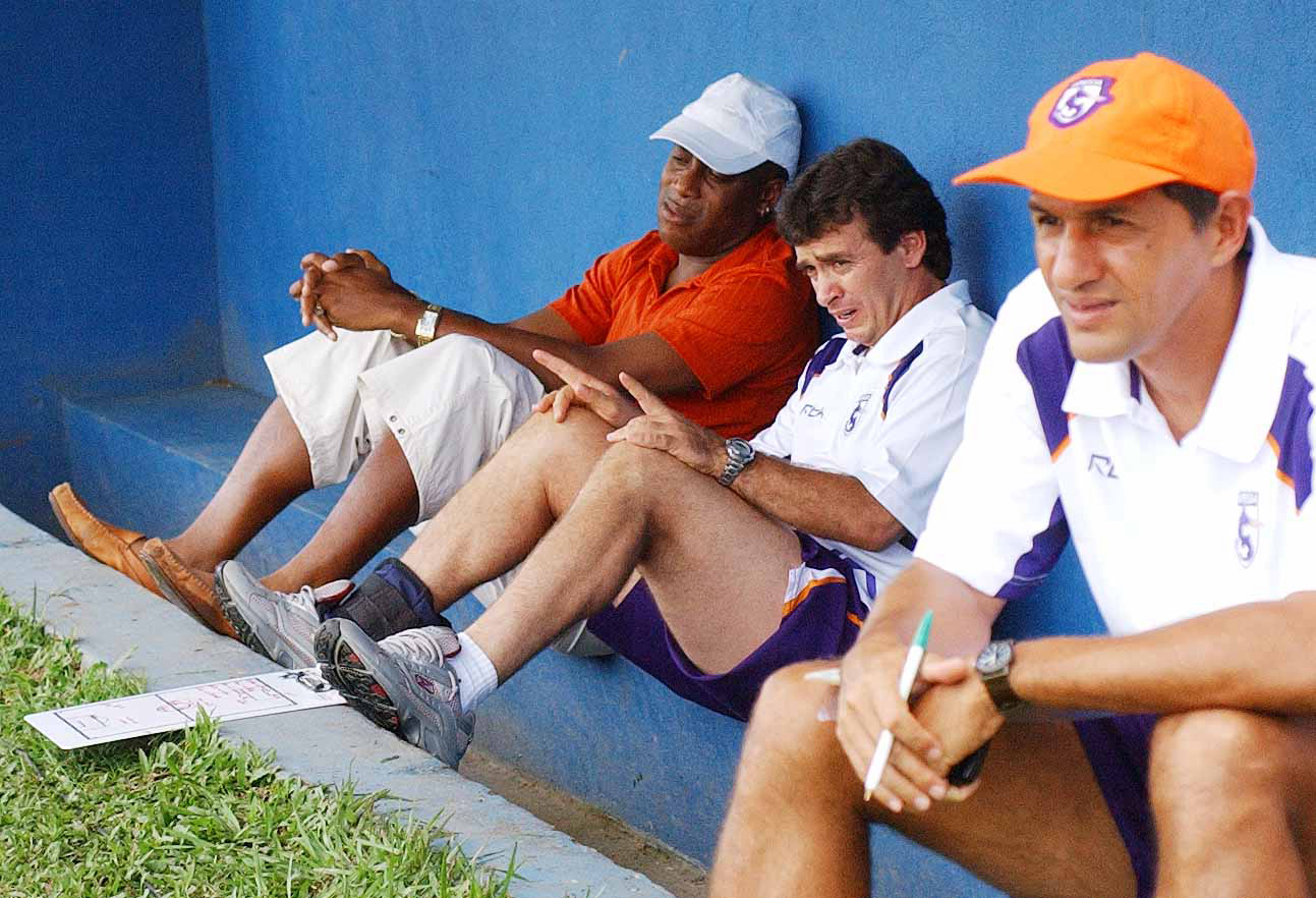 Hernán Medford y Óscar Ramírez trabajaron juntos en Saprissa de 2003 a 2006 y luego hasta 2008 en la Selección Mayor.
