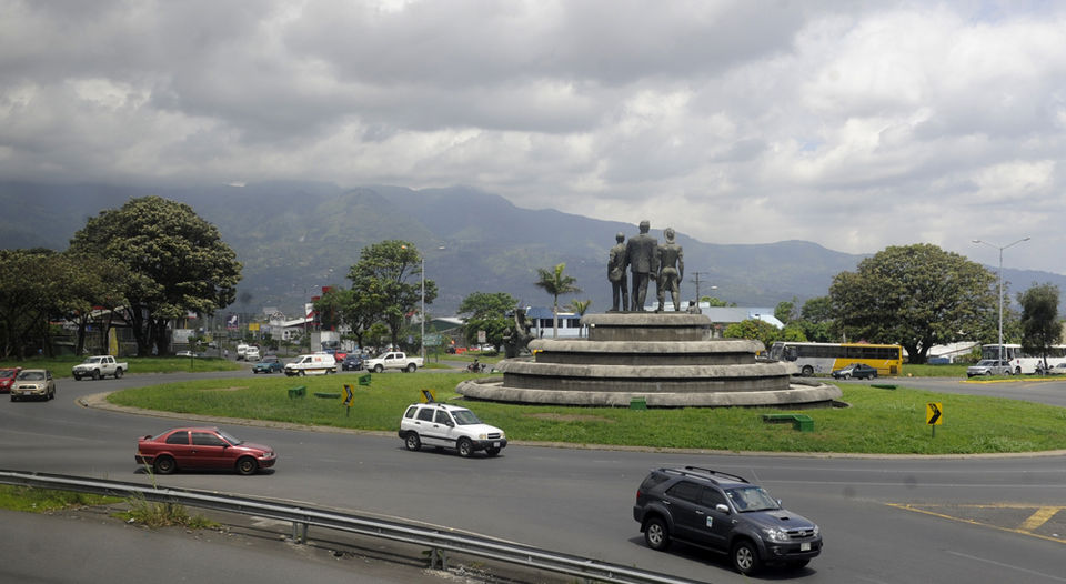 La rotonda de las Garantías Sociales es uno de los tres pasos a desnivel pendientes de construir en la vía de Circunvalación, en San José