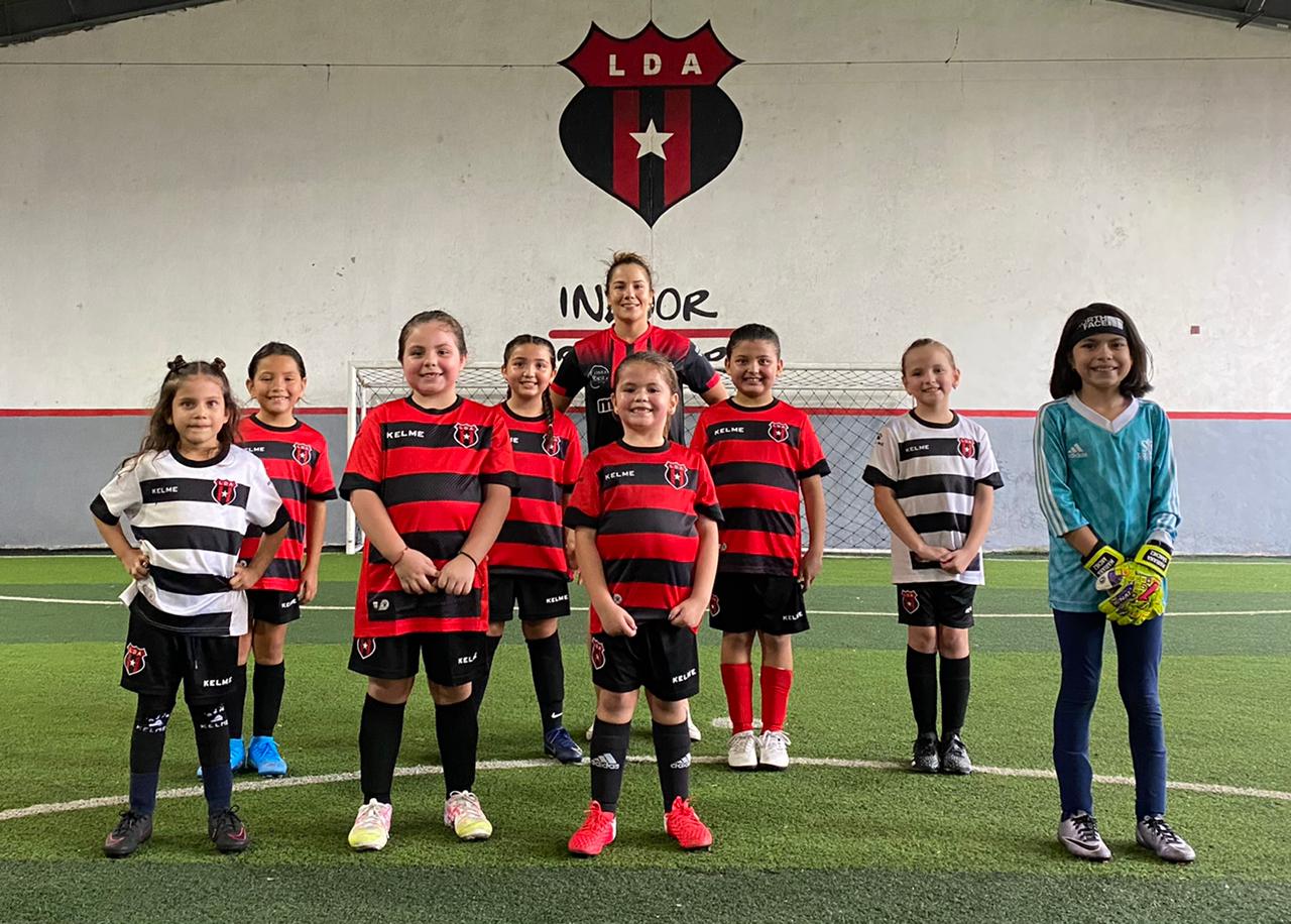 Ellas son parte de las jugadoras más jovencitas que tiene Alajuelense en su cantera, al formar parte de la U-10.