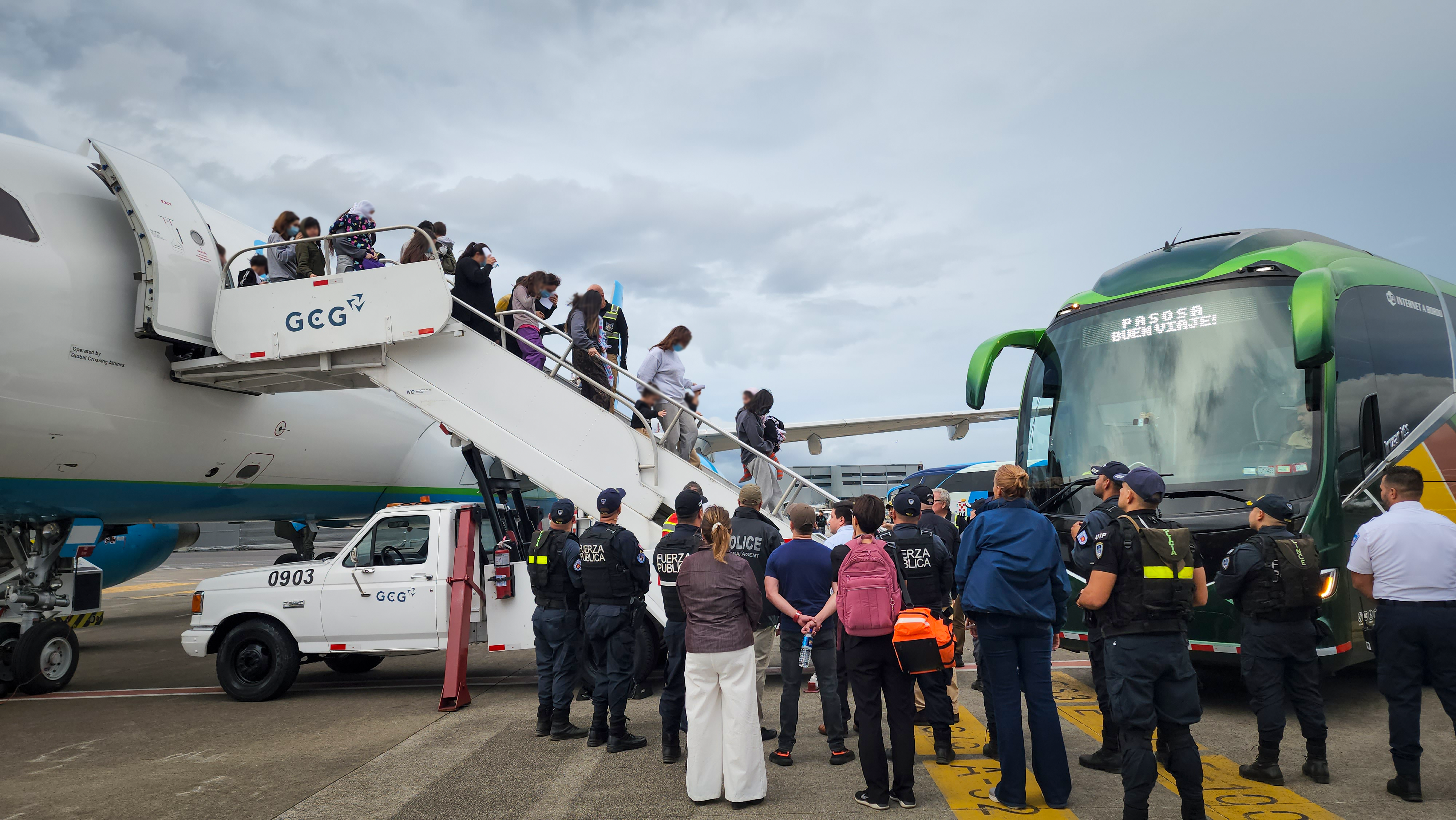 La Defensoría de los Habitantes confirma que hubo muchos pecados en la atención de los migrantes que envió Estados Unidos a nuestro país a la hora de recibirlos en el aeropuerto, el pasado jueves 20 de febrero.