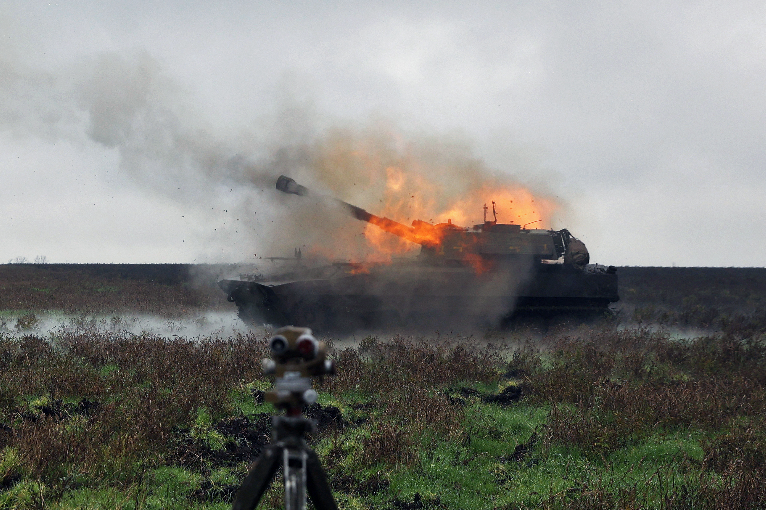 A Ukrainian army 2S1 Gvozdika self-propelled howitzer fires a shell on the front line in Donetsk region on October 10, 2022 as Russian forces launched earlier today at least 75 missiles at Ukraine, with fatal strikes targeting the capital Kyiv, and cities in the south and west. (Photo by Anatolii STEPANOV / AFP)