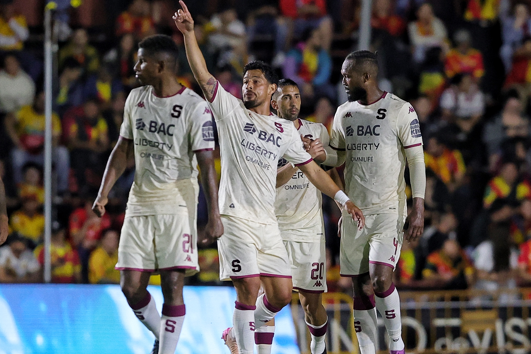 17/09/2025/ Juego entre el Club Sport Herediano vs Saprissa por el torneo apertura 2025 de la Liga Promerica en el estadio Carlos Alvarado / foto John Durán