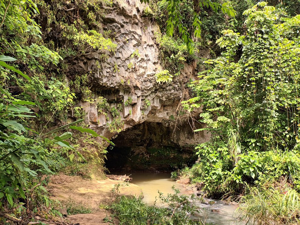 Esta formación natural en arco ha servido como paso de carga y personas desde el siglo XIX. El río Poró lo atraviesa en este punto. Fotografía: Cortesía.
