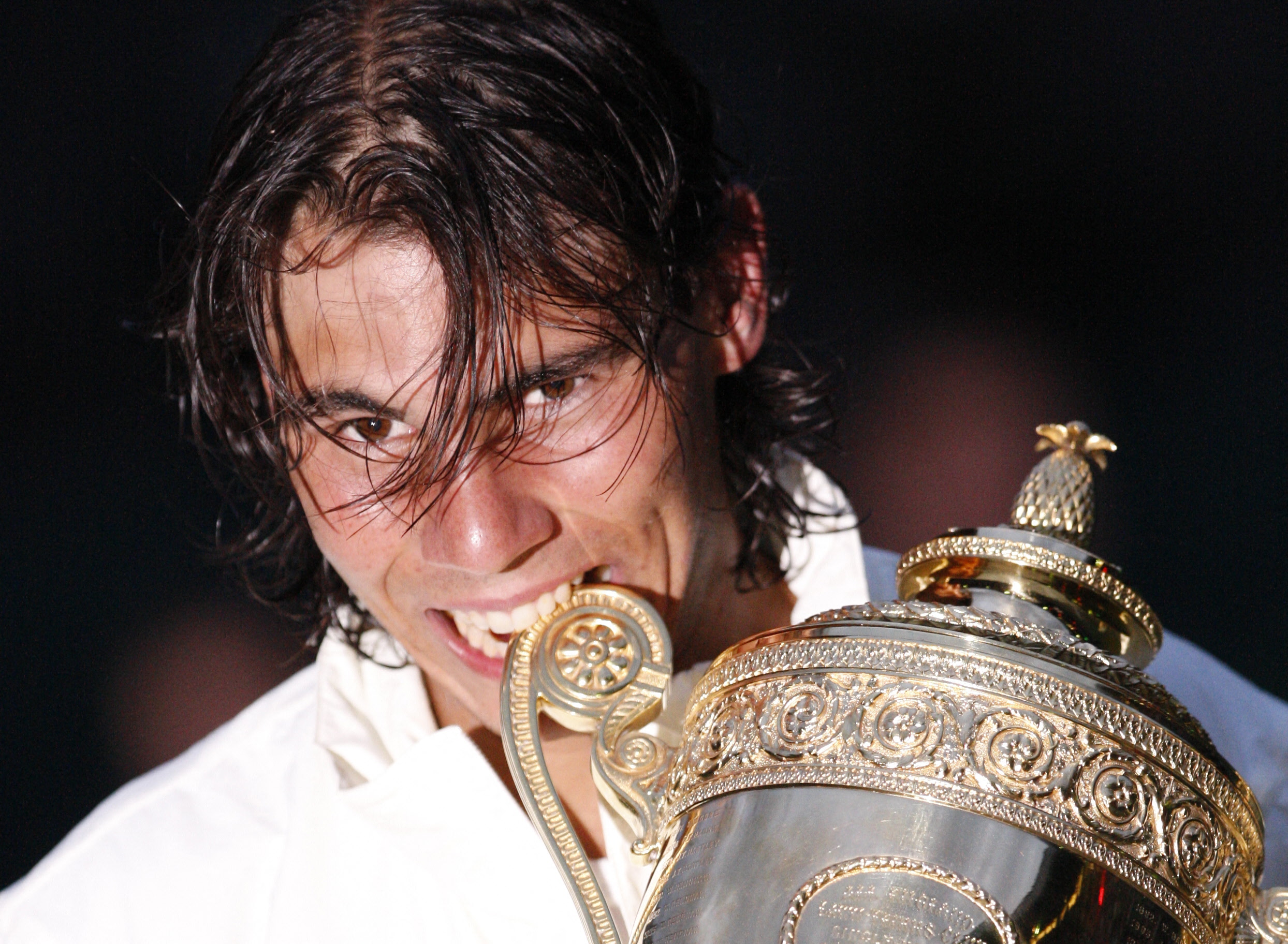 Rafael Nadal se retira del tenis en diciembre, tras 22 títulos de Grand Slam, cerrando su carrera en la Copa Davis 2024 en Málaga.