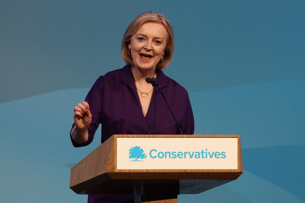 New Conservative Party leader and Britain's Prime Minister-elect Liz Truss delivers a speech at an event to announce the winner of the Conservative Party leadership contest in central London on September 5, 2022. - Truss is the UK's third female prime minister following Theresa May and Margaret Thatcher. The 47-year-old has consistently enjoyed overwhelming support over 42-year-old Sunak in polling of the estimated 200,000 Tory members who were eligible to vote. (Photo by Adrian DENNIS / AFP)