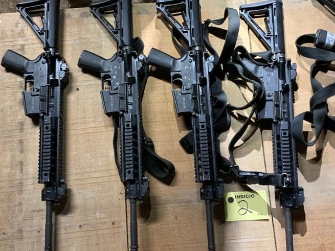 Las armas robadas en la Academia Nacional de Policía fueron recuperadas luego de un allanamiento en una casa de la Rita de Pococí, Limón. Foto: Suministrada por Reiner Montero, corresponsal GN