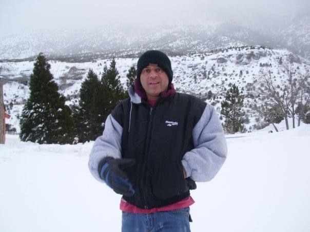 Gustavo Corrales, tico que vive en Las Vegas, durante una visita a las montañas de Charlestone.
